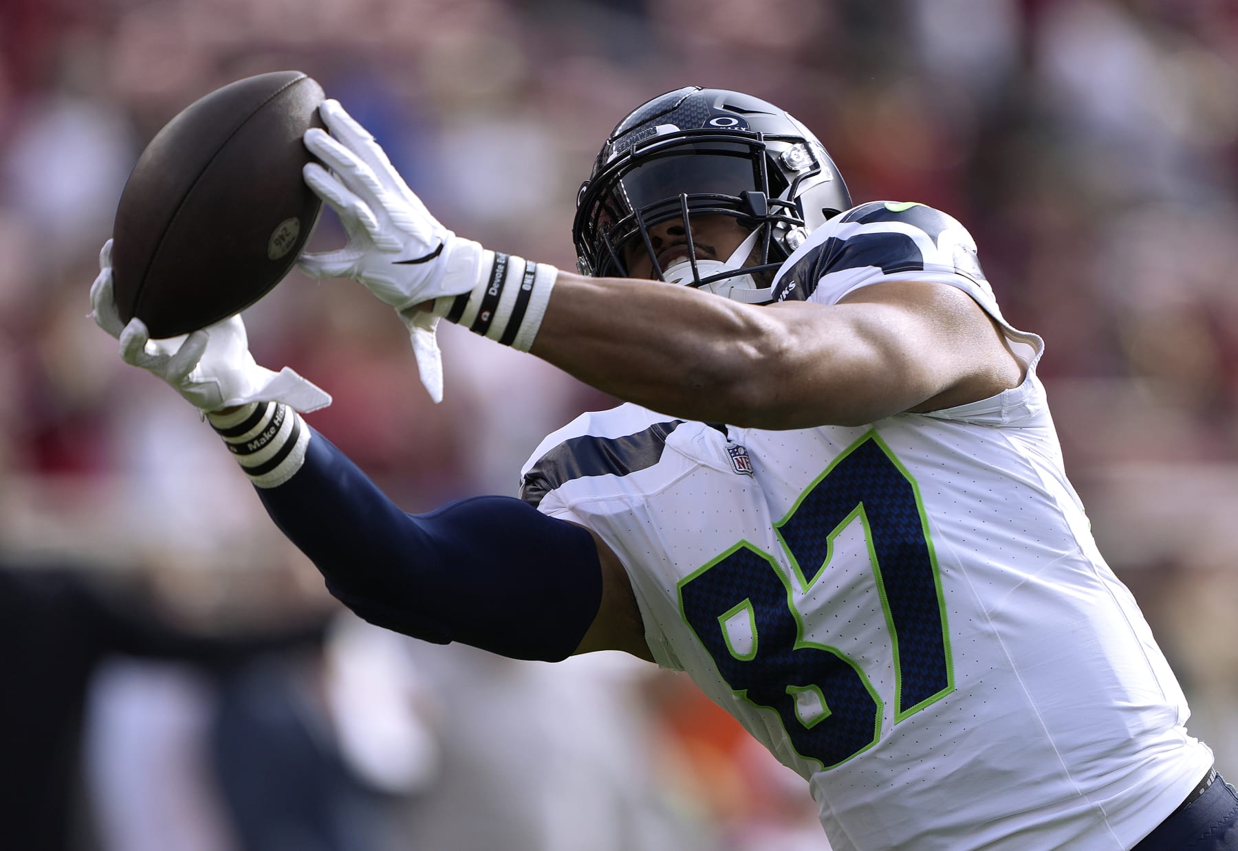 SANTA CLARA, CALIFORNIA - DECEMBER 10: Noah Fant #87 of the Seattle Seahawks warms up prior to the start of the game against the San Francisco 49ers at Levi's Stadium on December 10, 2023 in Santa Clara, California. (Photo by Thearon W. Henderson/Getty Images)