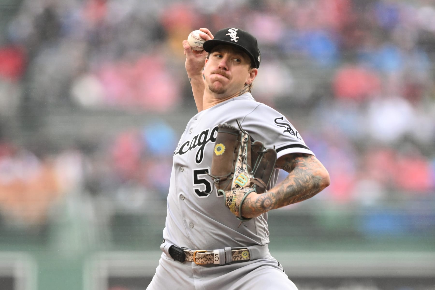 BOSTON, MASSACHUSETTS - SEPTEMBER 24: Mike Clevinger #52 of the Chicago White Sox pitches against the Boston Red Sox during the first inning at Fenway Park on September 24, 2023 in Boston, Massachusetts. (Photo by Brian Fluharty/Getty Images)