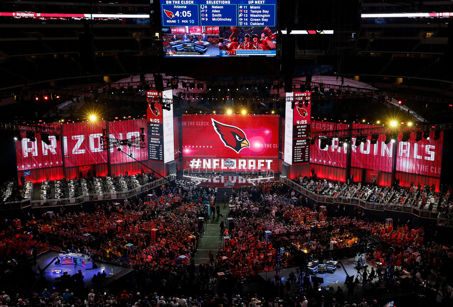 ARLINGTON, TX - APRIL 26: The Arizona Cardinals logo is seen on a video board during the first round of the 2018 NFL Draft at AT&T Stadium on April 26, 2018 in Arlington, Texas. (Photo by Tim Warner/Getty Images)