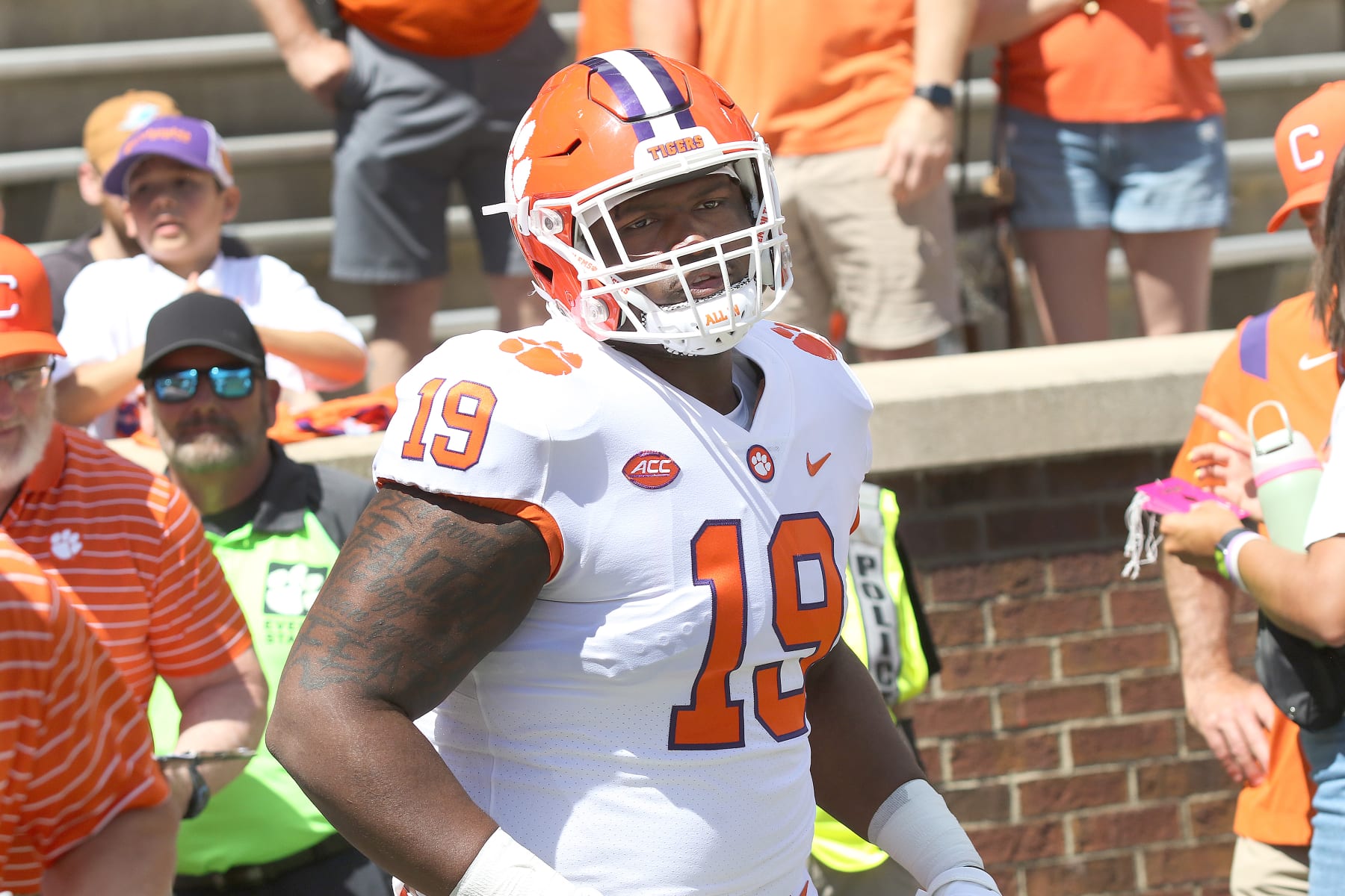CLEMSON, SC - APRIL 15: Clemson Tigers defensive tackle DeMonte Capehart (19) during the Clemson Tigers Orange and White annual inner squad college football game played on April 15, 2023 at Clemson Memorial Stadium in Clemson, S.C.   (Photo by John Byrum/Icon Sportswire via Getty Images)