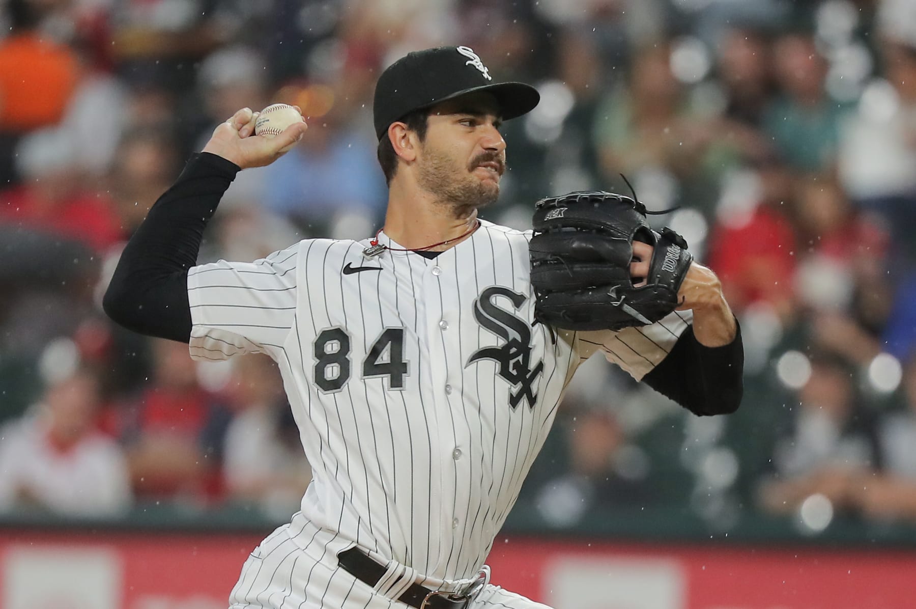 CHICAGO, IL - JULY 07: Chicago White Sox starting pitcher Dylan Cease (84) delivers a pitch during a Major League Baseball game between the St. Louis Cardinals and the Chicago White Sox on July 7, 2023 at Guaranteed Rate Field in Chicago, IL. (Photo by Melissa Tamez/Icon Sportswire via Getty Images)