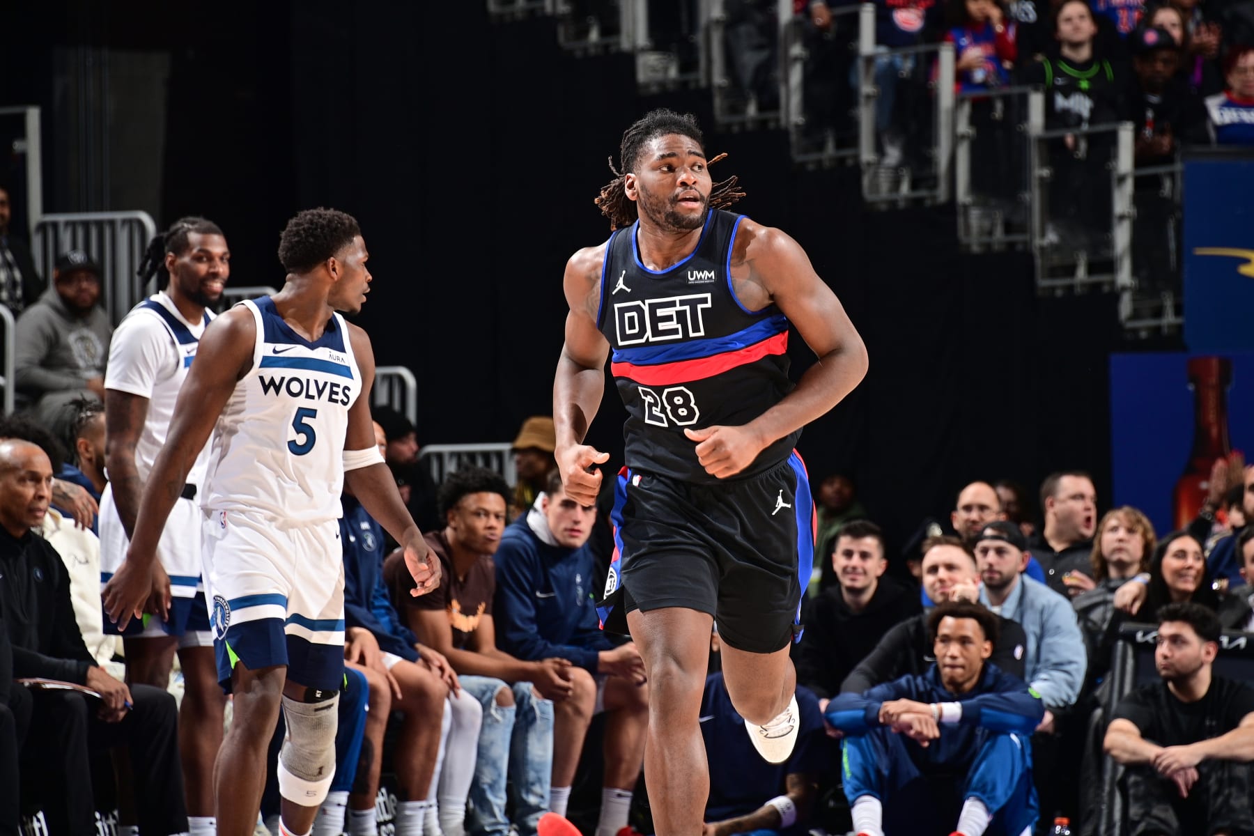 DETROIT, MI - JANUARY 17: Isaiah Stewart #28 of the Detroit Pistons looks on during the game against the Minnesota Timberwolves on January 17, 2024 at Little Caesars Arena in Detroit, Michigan. NOTE TO USER: User expressly acknowledges and agrees that, by downloading and/or using this photograph, User is consenting to the terms and conditions of the Getty Images License Agreement. Mandatory Copyright Notice: Copyright 2024 NBAE (Photo by Chris Schwegler/NBAE via Getty Images)
