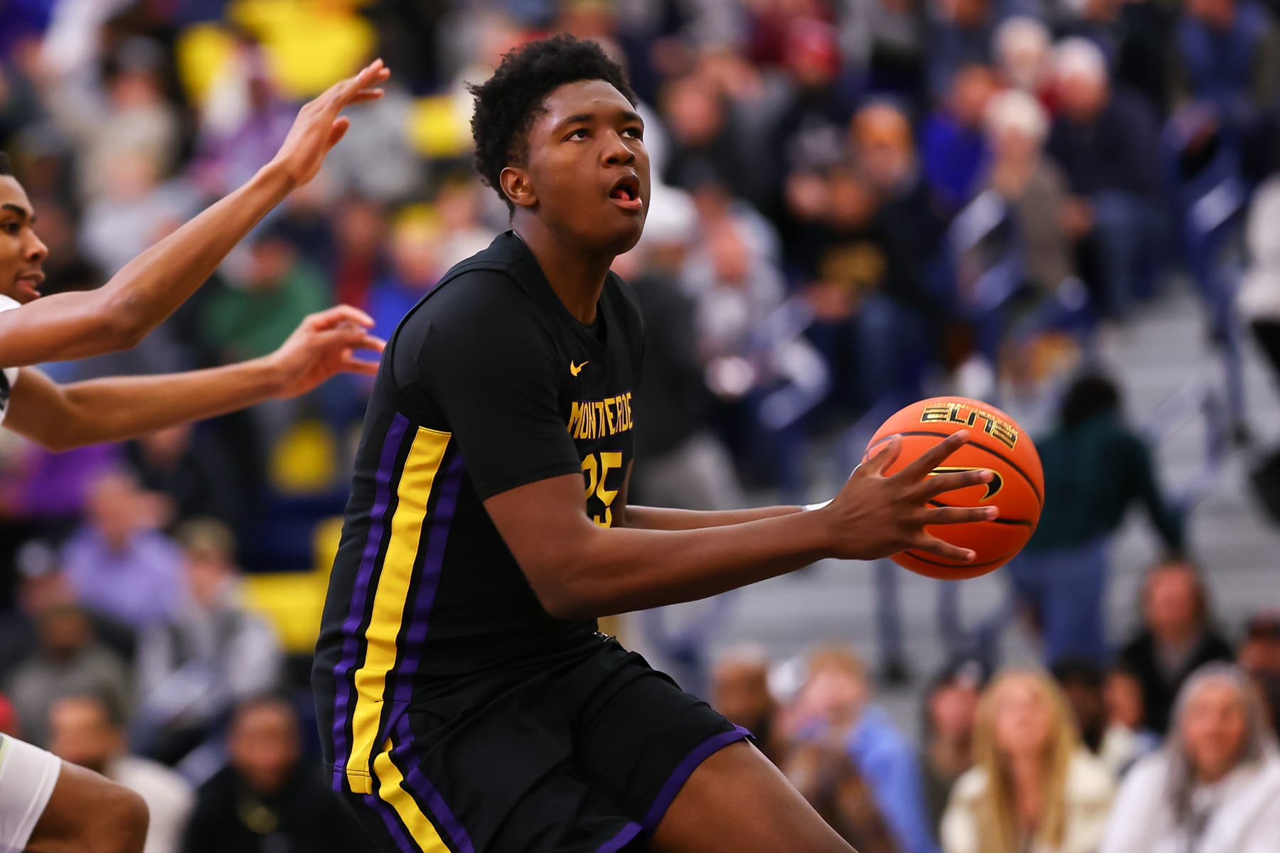 SOMERSET, NJ - FEBRUARY 01:  Derik Queen #25 of Montverde Academy drives to the basket during the third quarter of the EYBL Metro Classic High School basketball game against La Lumiere School on February 1, 2024 at Franklin High School in Somerset, New Jersey.  (Photo by Rich Graessle/Icon Sportswire via Getty Images)