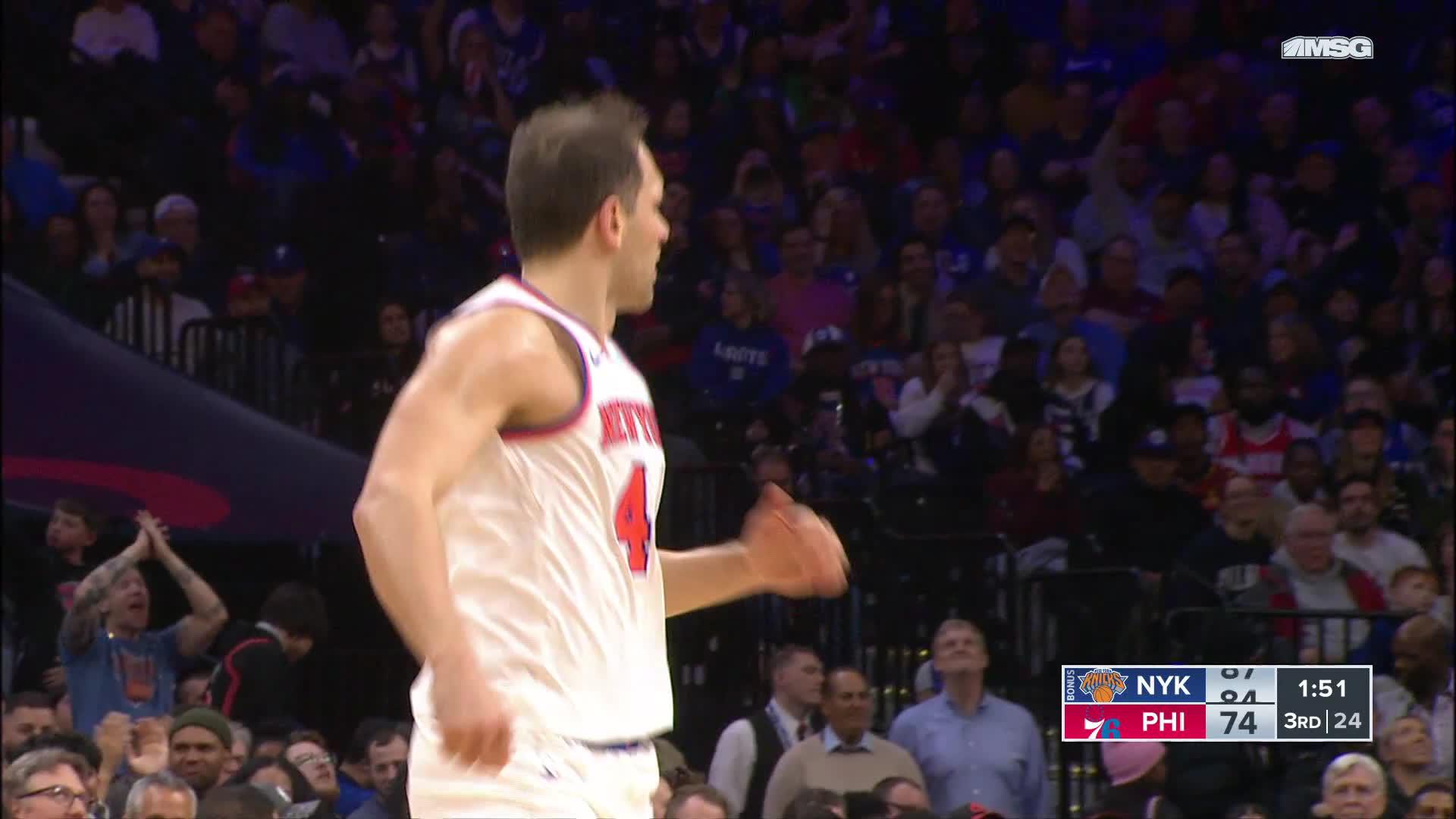 Bojan Bogdanovic's hot shooting lifts Knicks over Sixers