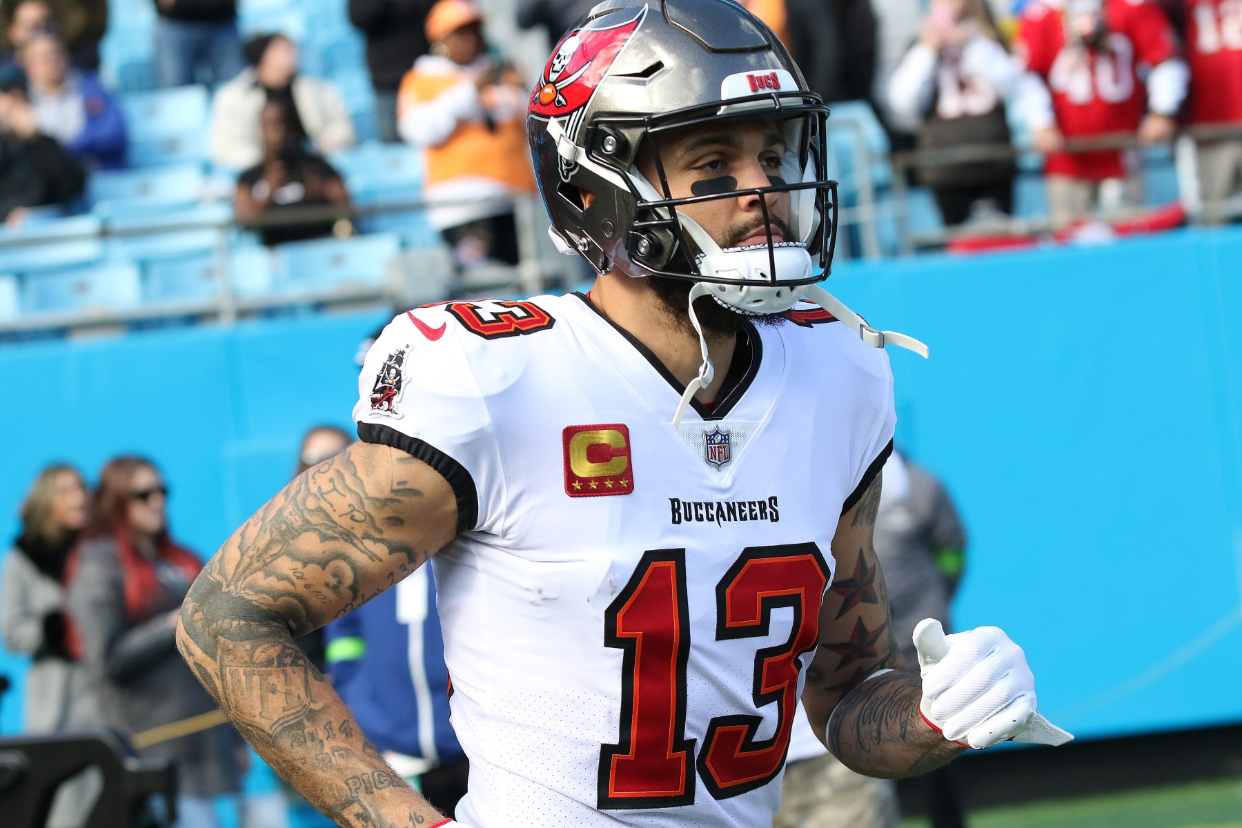 CHARLOTTE, NC - JANUARY 07: Tampa Bay Buccaneers wide receiver Mike Evans (13) during an NFL football game between the Tampa Bay Buccaneers and the Carolina Panthers on January 7, 2024 at Bank of America Stadium in Charlotte, N.C. (Photo by John Byrum/Icon Sportswire via Getty Images)