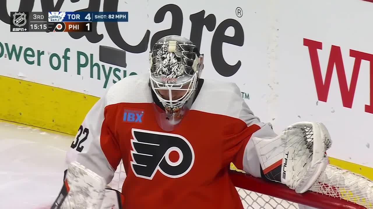 Auston Matthews Freezes Goalie 🥶
