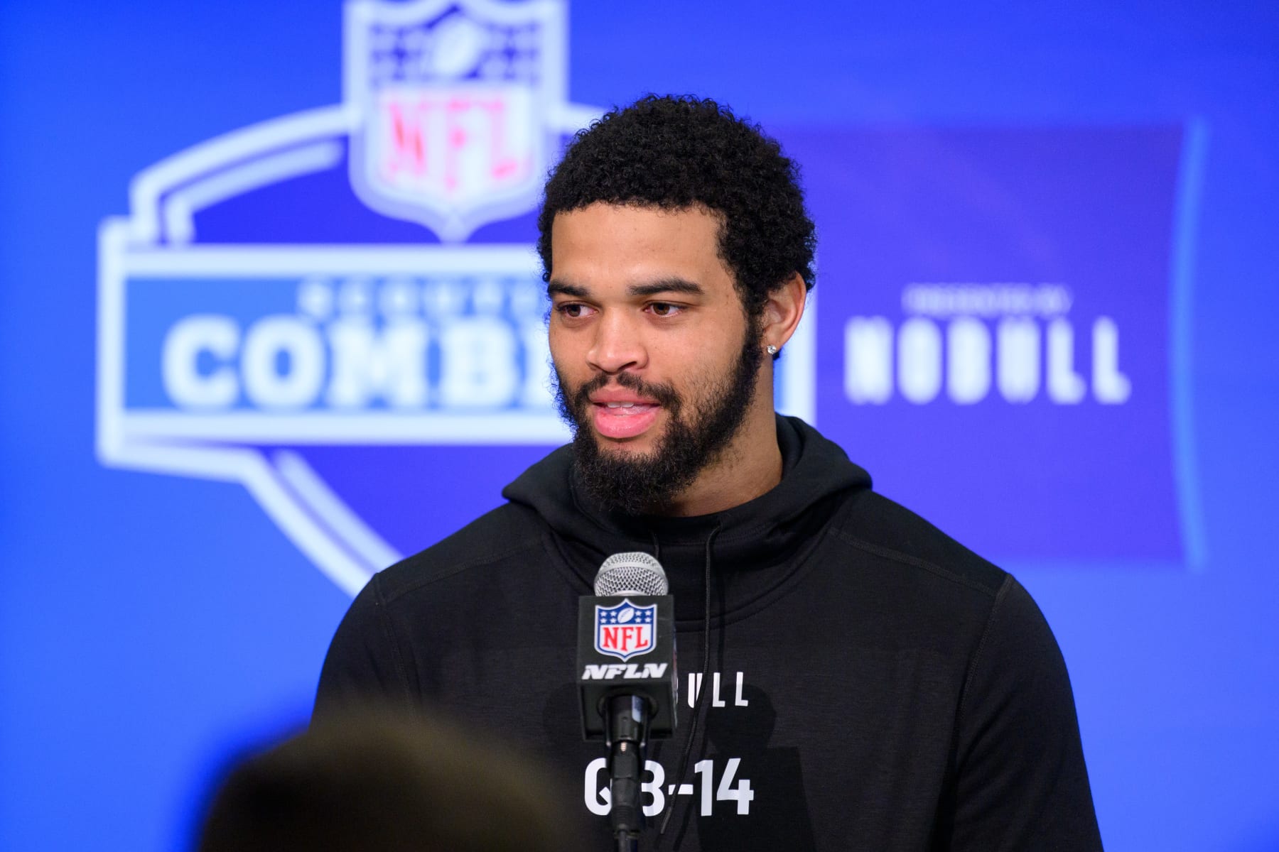 INDIANAPOLIS, IN - MARCH 01: USC quarterback Caleb Williams answers questions from the media during the NFL Scouting Combine on March 1, 2024, at the Indiana Convention Center in Indianapolis, IN. (Photo by Zach Bolinger/Icon Sportswire via Getty Images)