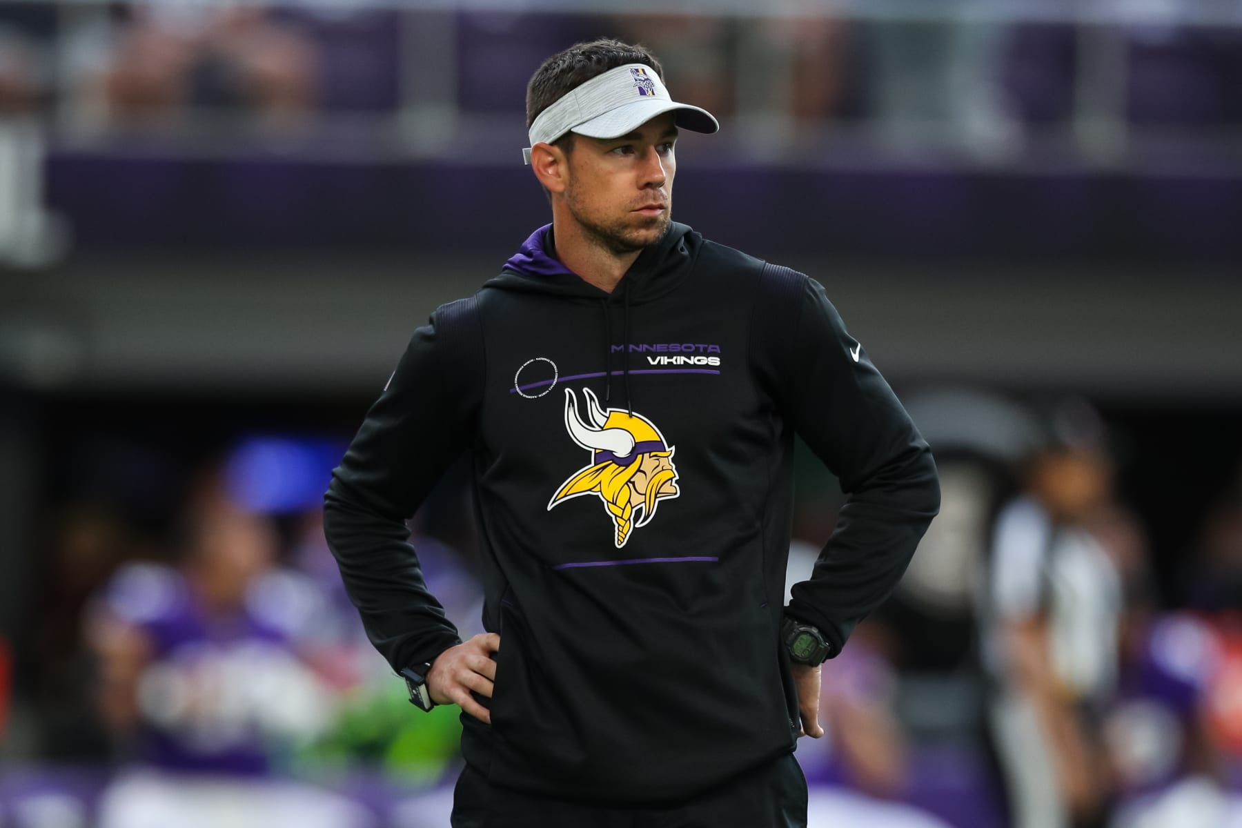 MINNEAPOLIS, MN - AUGUST 21: Offensive coordinator Klint Kubiak of the Minnesota Vikings looks on before the start of a preseason game against the Indianapolis Colts at U.S. Bank Stadium on August 21, 2021 in Minneapolis, Minnesota. (Photo by David Berding/Getty Images)