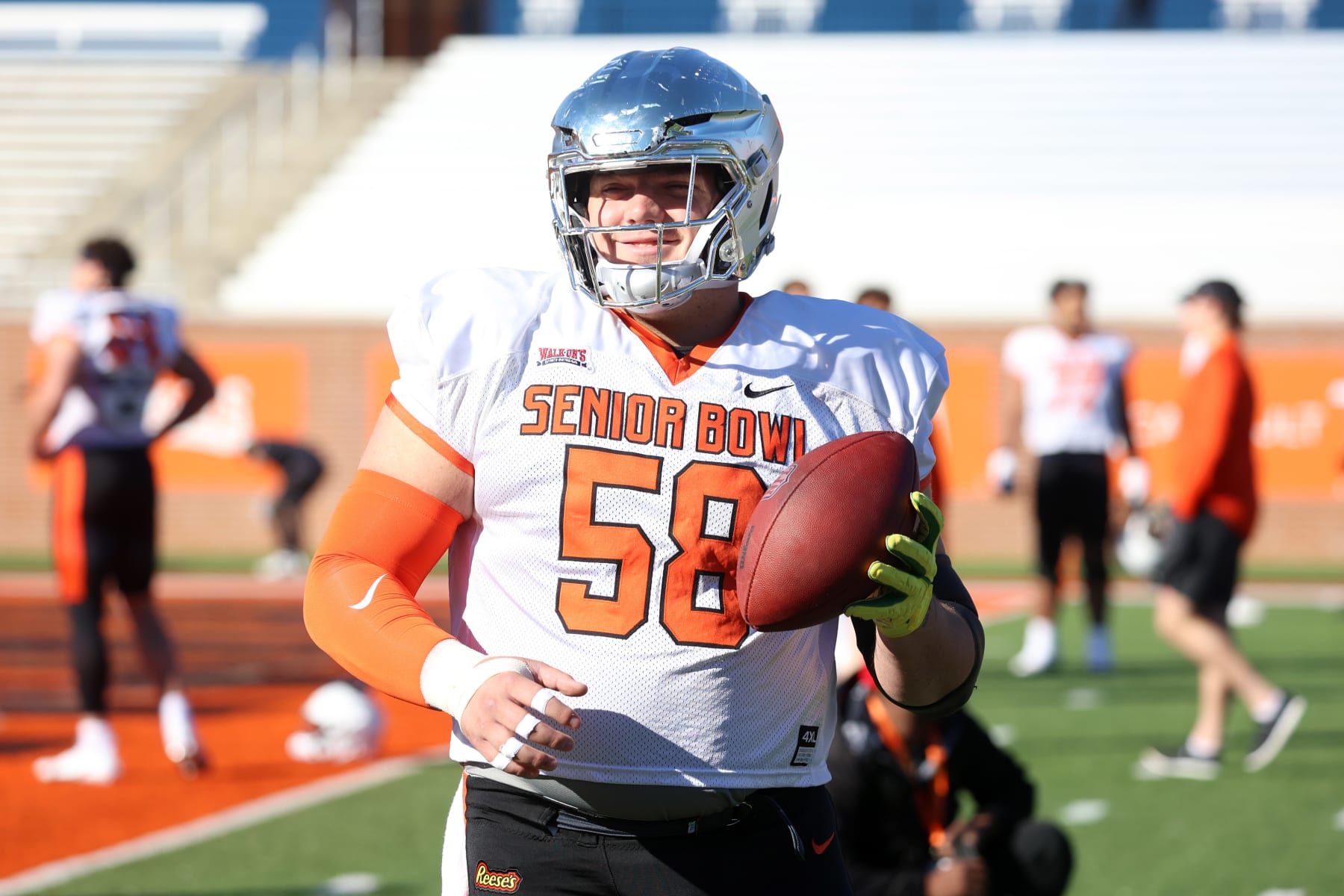 Oregon center Jackson Powers-Johnson