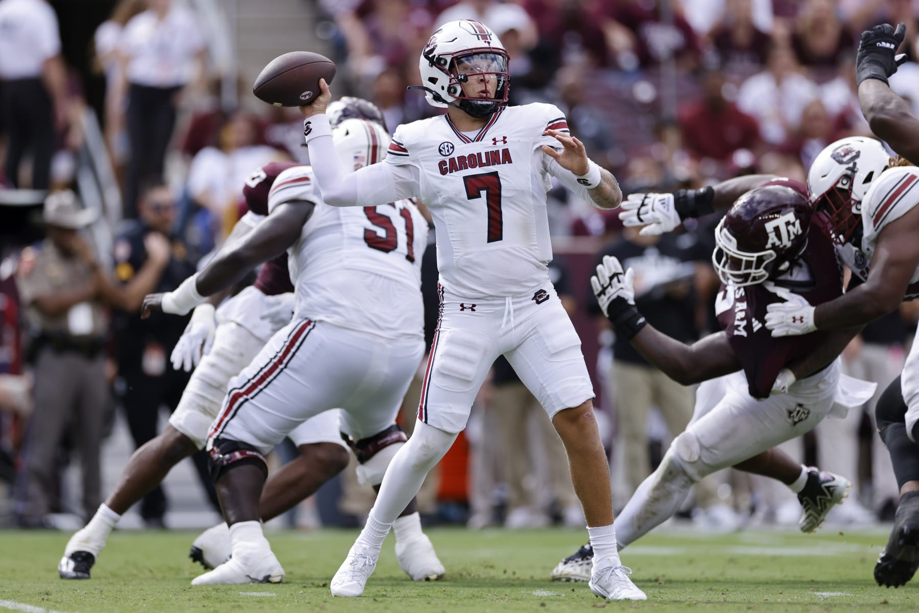COLLEGE STATION, TX - OCTOBER 28: South Carolina Gamecocks quarterback Spencer Rattler (7) passes the ball during a college football game against the Texas A&M Aggies on October 28, 2023 at Kyle Field in College Station, Texas. (Photo by Joe Robbins/Icon Sportswire via Getty Images)