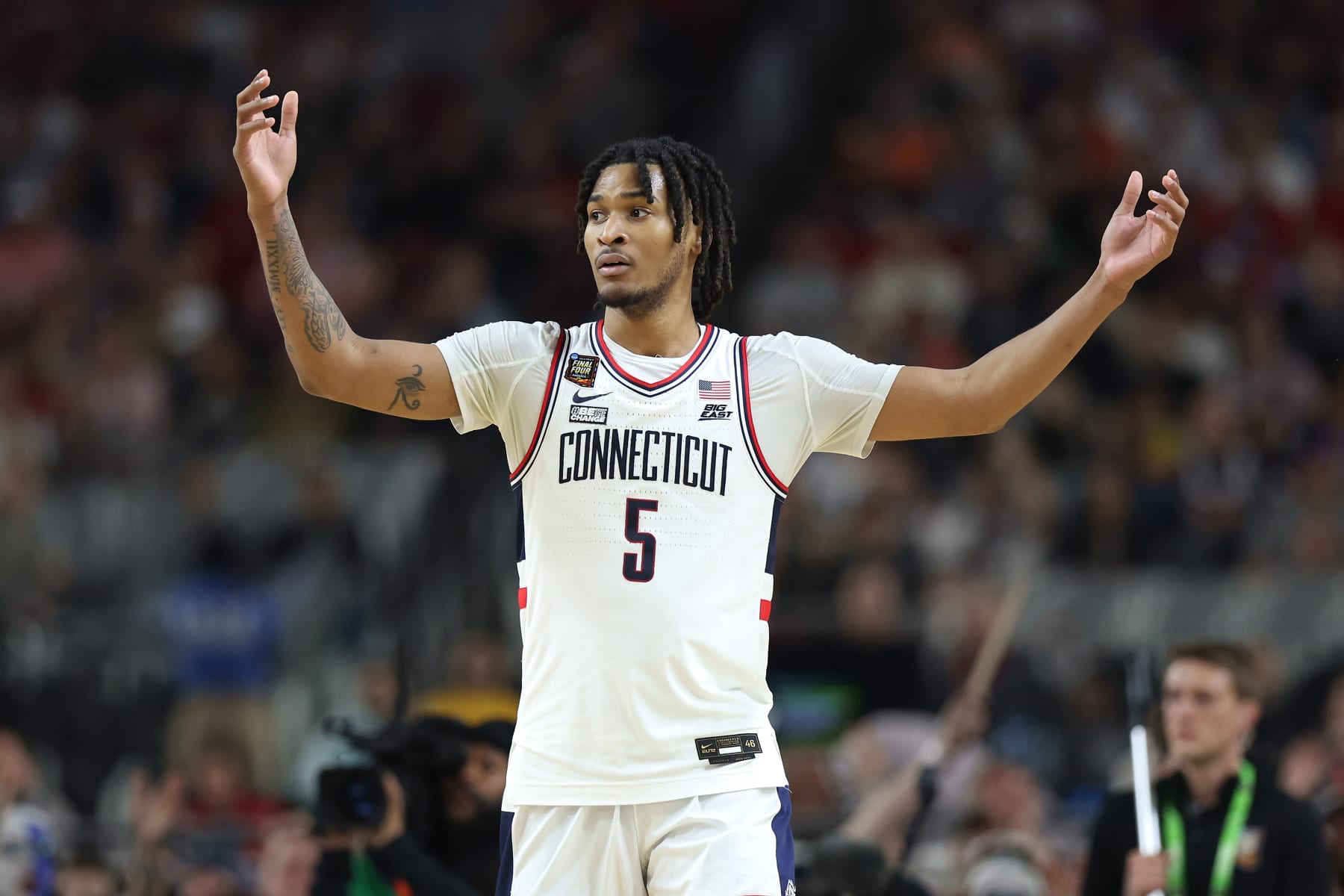 GLENDALE, ARIZONA - APRIL 06: Stephon Castle #5 of the Connecticut Huskies reacts in the second half against the Alabama Crimson Tide in the NCAA Men's Basketball Tournament Final Four semifinal game at State Farm Stadium on April 06, 2024 in Glendale, Arizona. (Photo by Jamie Squire/Getty Images)