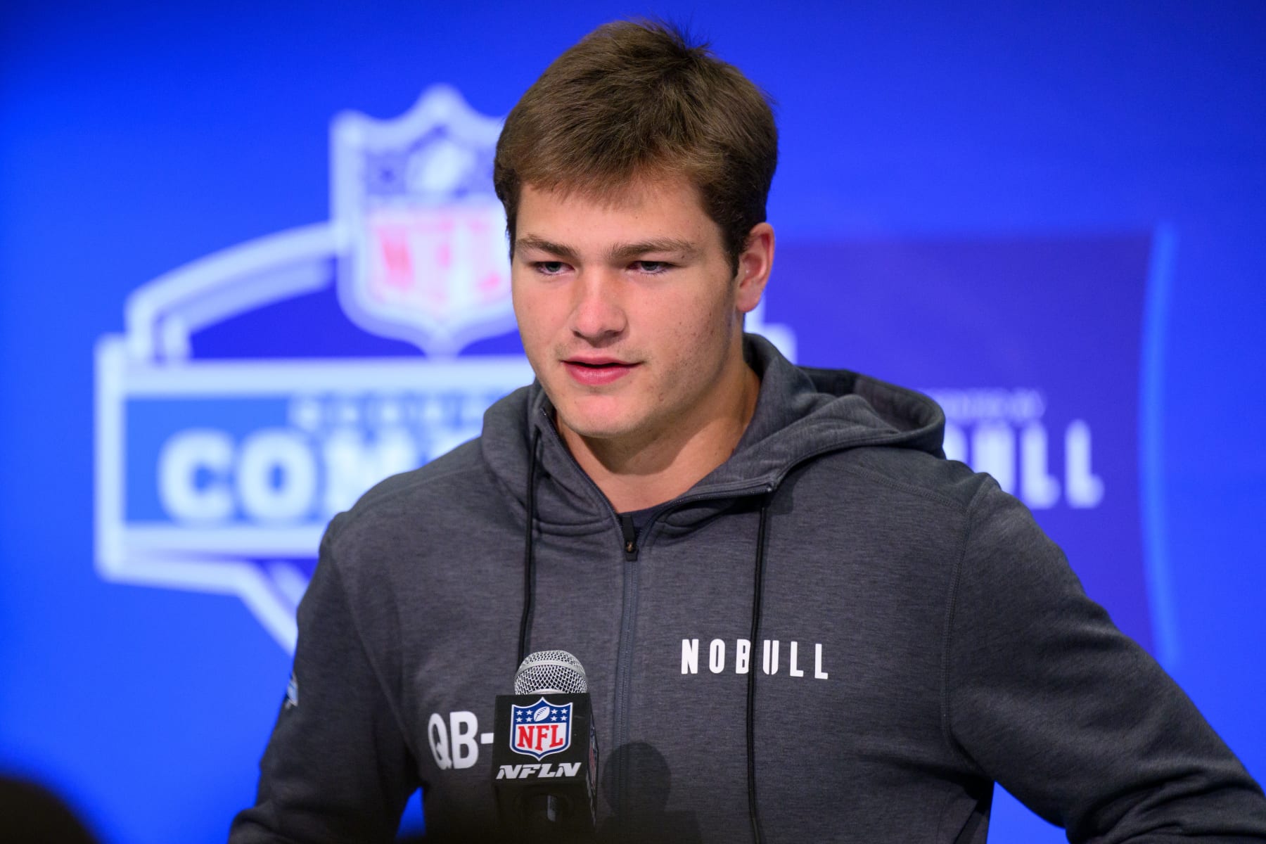 INDIANAPOLIS, IN - MARCH 01: North Carolina quarterback Drake Maye answers questions from the media during the NFL Scouting Combine on March 1, 2024, at the Indiana Convention Center in Indianapolis, IN. (Photo by Zach Bolinger/Icon Sportswire via Getty Images)