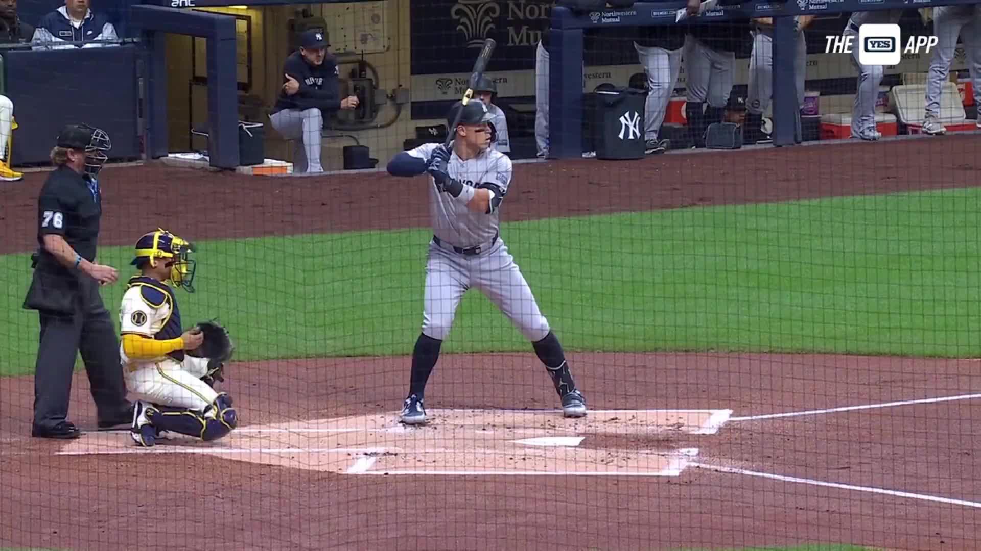 Yankees Bench Reaction