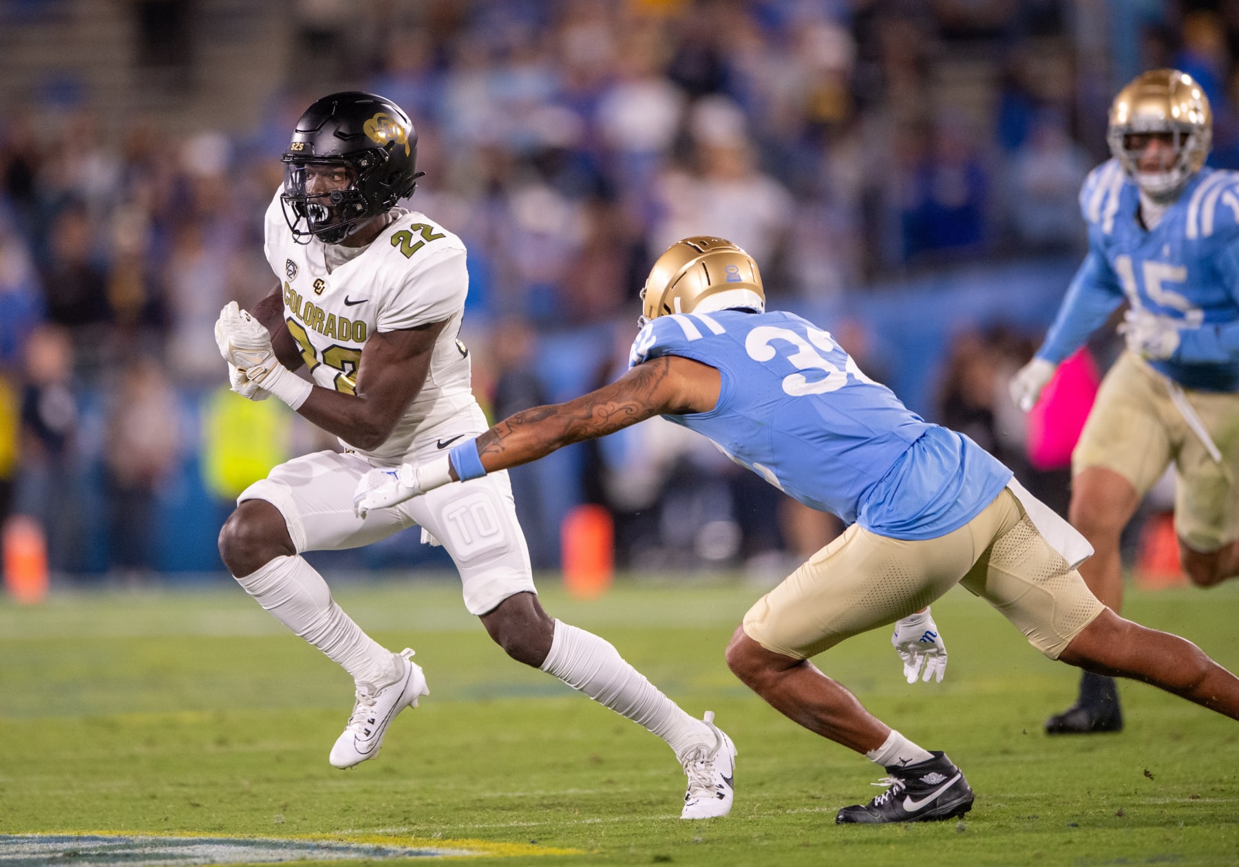 PASADENA, CA - OCTOBER 28: Colorado Buffaloes running back Alton McCaskill (22) rushes with the ball during the game between the Colorado Buffalos and the UCLA Bruins on October 28, 2023, at Rose Bowl Stadium in Pasadena, CA. (Photo by David Dennis/Icon Sportswire via Getty Images)