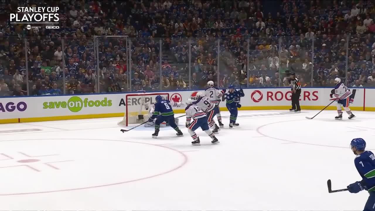 Canucks' Game-Winning Goal 🤩