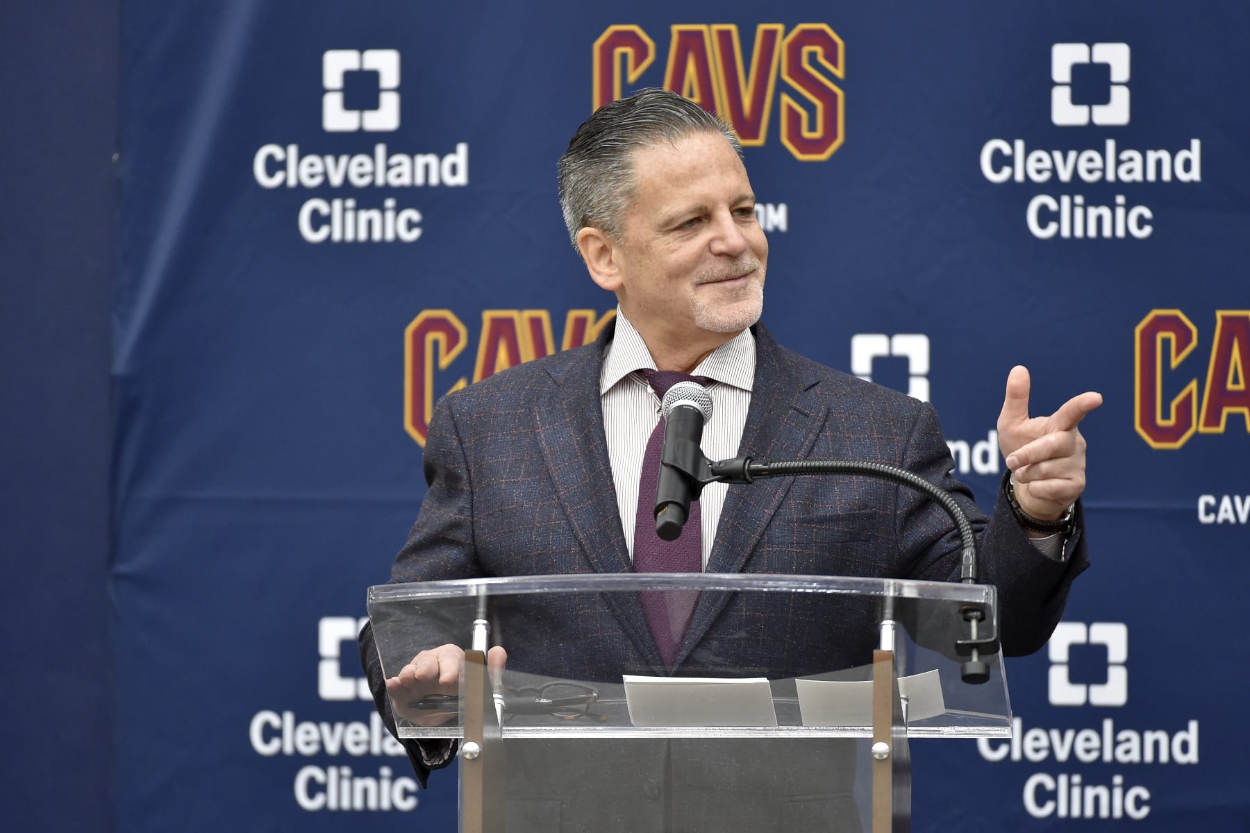 INDEPENDENCE, OH - MAY 21: Dan Gilbert, owner of the Cleveland Cavaliers, introduces John Beilein as the new head coach during a press conference on May 21, 2019 at Cleveland Clinic Courts in Independence, Ohio. NOTE TO USER: User expressly acknowledges and agrees that, by downloading and/or using this photograph, user is consenting to the terms and conditions of the Getty Images License Agreement. Mandatory Copyright Notice: Copyright 2019 NBAE (Photo by David Liam Kyle/NBAE via Getty Images)