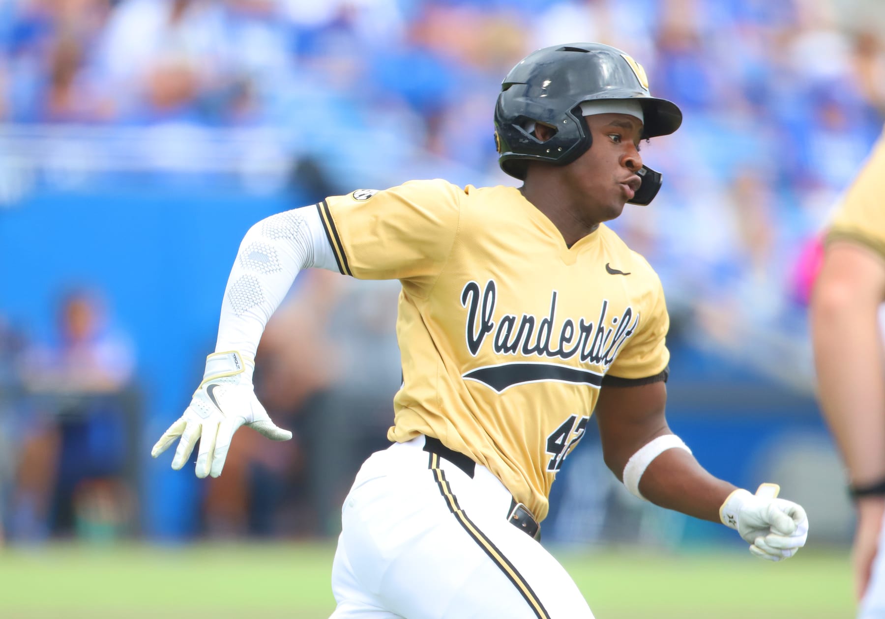 LEXINGTON, KY - MAY 18: Vanderbilt utility RJ Austin (42) in a game between the Vanderbilt Commodores and the Kentucky Wildcats on May 18, 2024, at Kentucky Proud Park in Lexington, KY. (Photo by Jeff Moreland/Icon Sportswire via Getty Images)