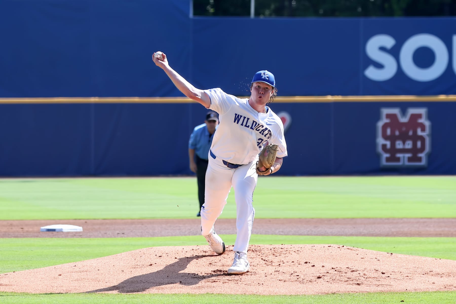 HOOVER, AL - MAY 22: Kentucky Wildcats pitcher Travis Smith (33)during the 2024 SEC Baseball Tournament game between the Kentucky Wildcats and the LSU Tigers on May 22, 2024 at the Hoover Metropolitan Stadium in Hoover, Alabama. (Photo by Michael Wade/Icon Sportswire via Getty Images)