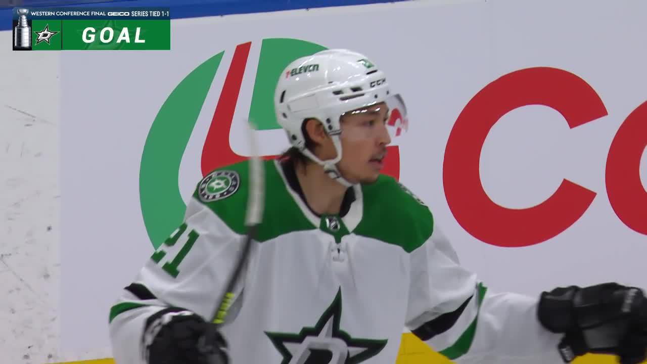 Stars Rally to Win Game 3