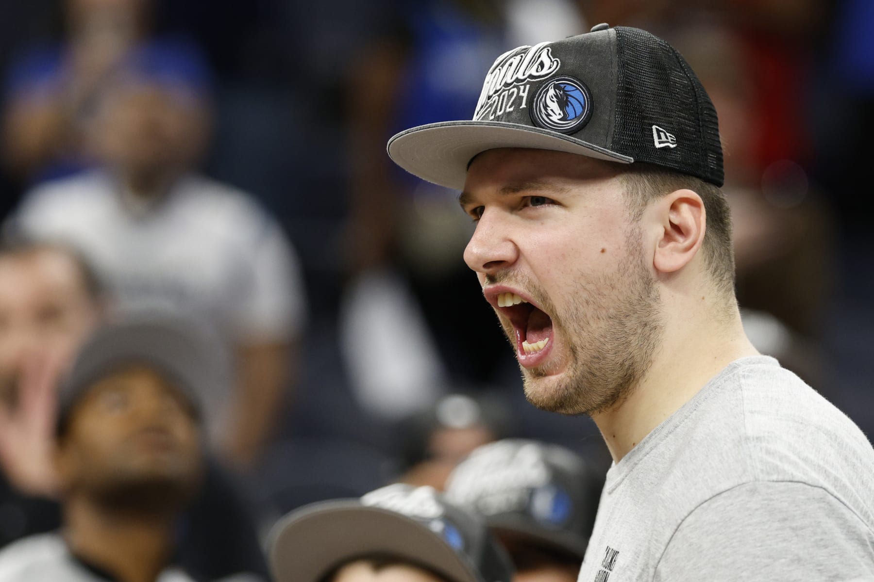 NBA Exec Compares Luka Dončić’s Draft Snub for Deandre Ayton to Michael Jordan, Bowie