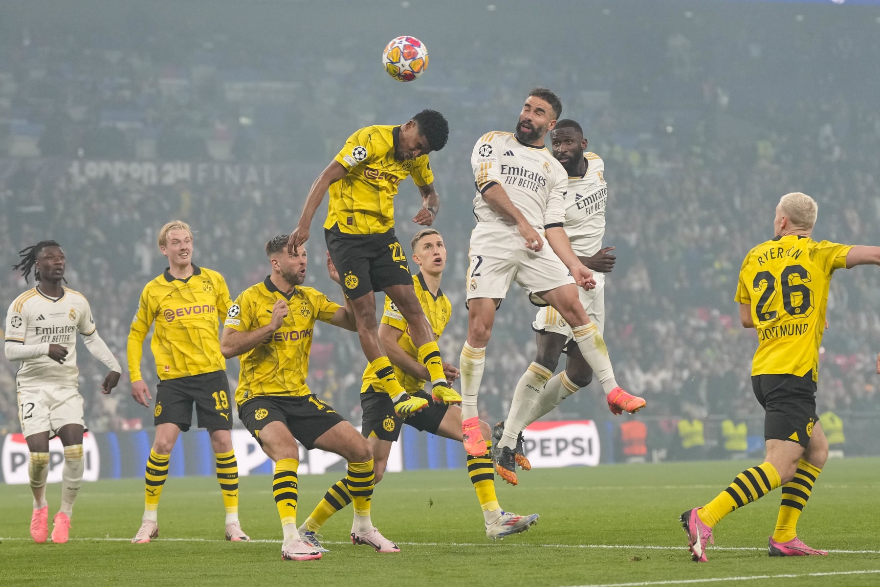LONDON, ENGLAND - JUNE 1: Daniel Carvajal of Real Madrid scores the goal with this header to make it 0:1 during the UEFA Champions League 2023/24 final match between Borussia Dortmund and Real Madrid CF at Wembley Stadium on June 1, 2024 in London, England.(Photo by Matteo Ciambelli/DeFodi Images via Getty Images)