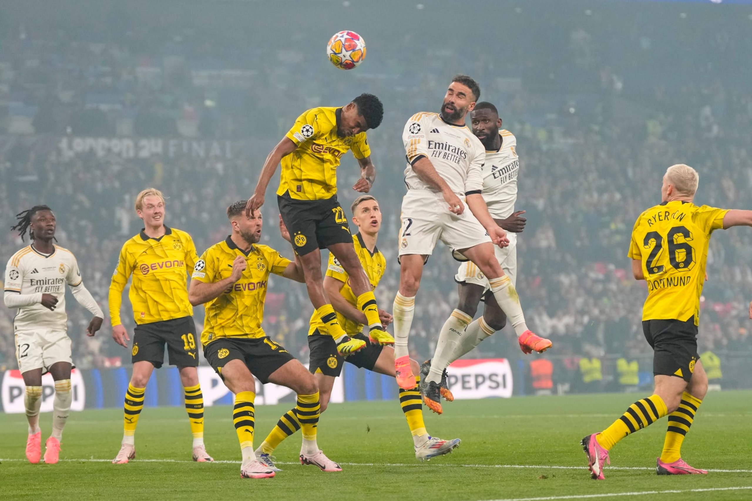 LONDON, ENGLAND - JUNE 1: Daniel Carvajal of Real Madrid scores the goal with this header to make it 0:1 during the UEFA Champions League 2023/24 final match between Borussia Dortmund and Real Madrid CF at Wembley Stadium on June 1, 2024 in London, England.(Photo by Matteo Ciambelli/DeFodi Images via Getty Images)