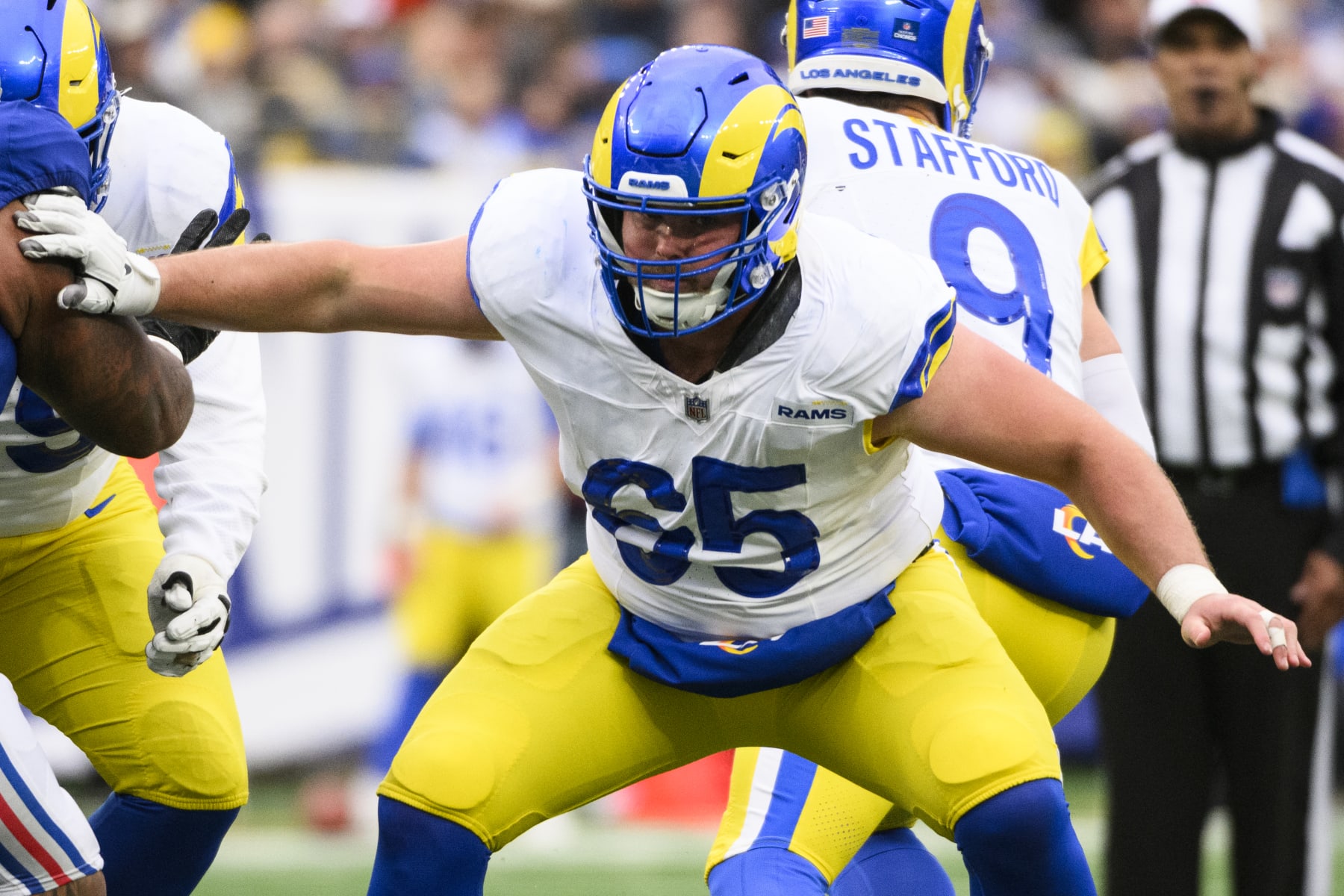 Rams center Coleman Shelton