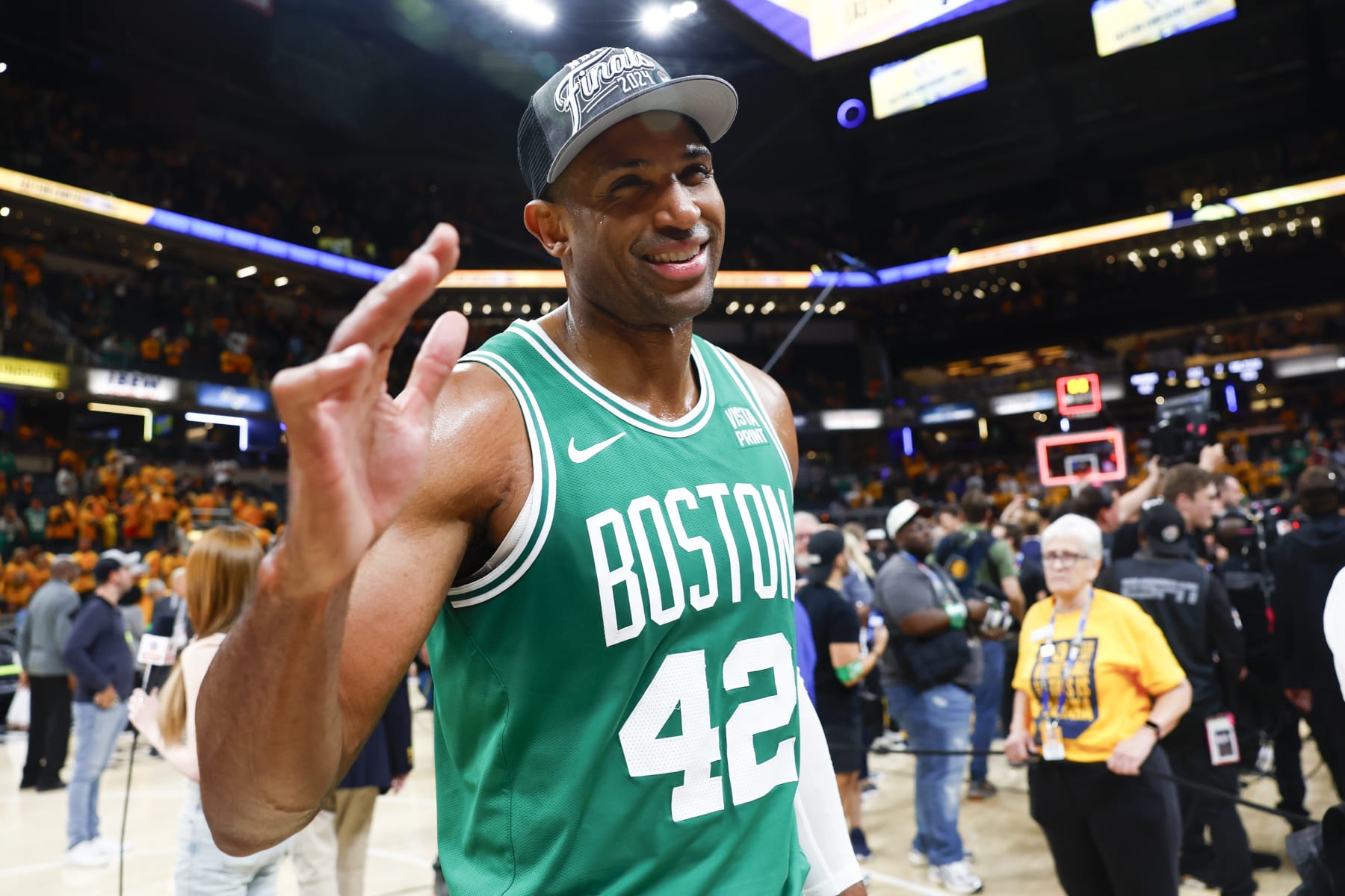 Celtics' Al Horford Consulted Tom Brady, Alex Guerrero on Injury