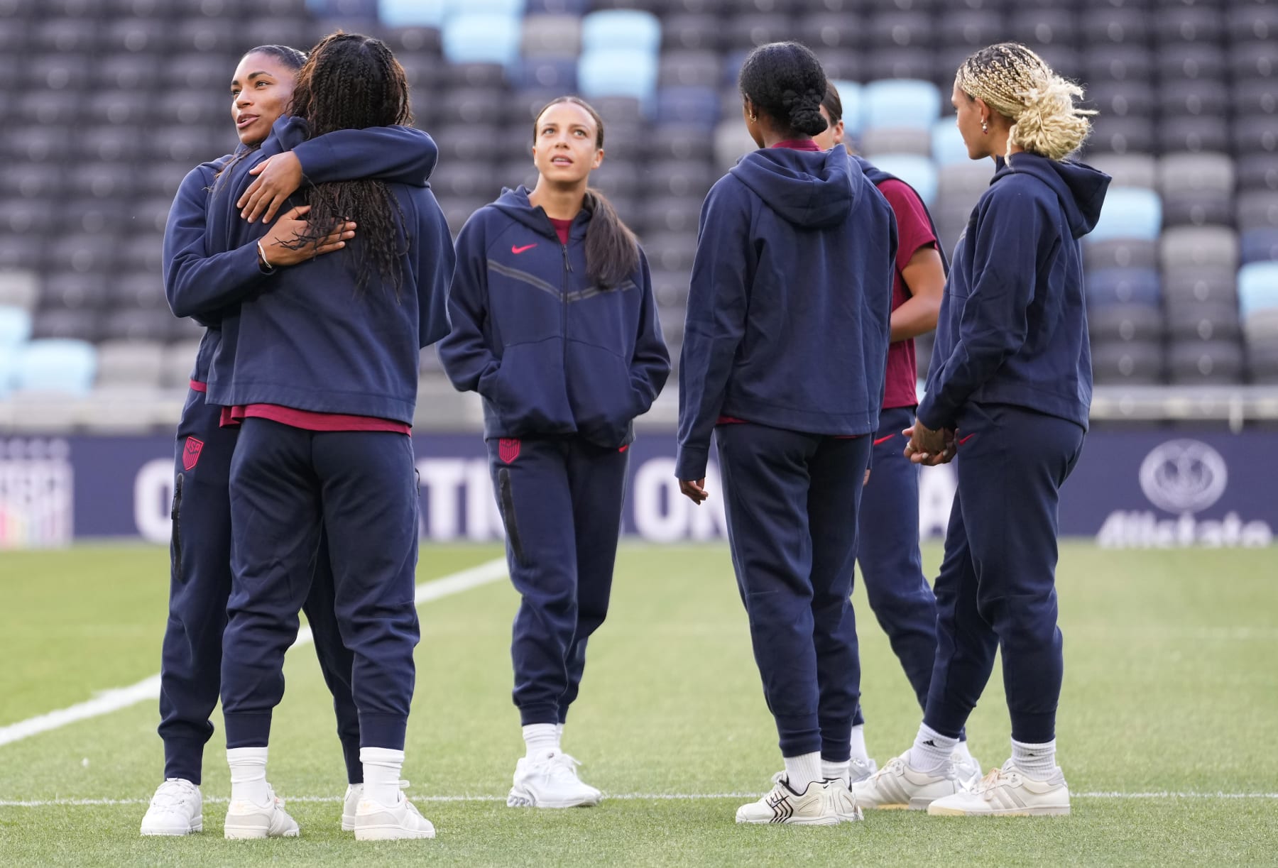 ST PAUL, MINNESOTA - JUNE 04: United States players including Catarina Macario #7 and Mallory Swanson #9 walk the field prior to playing the Korea Republic at Allianz Field on June 04, 2024 in St Paul, Minnesota. (Photo by Brad Smith/ISI Photos/USSF/Getty Images)