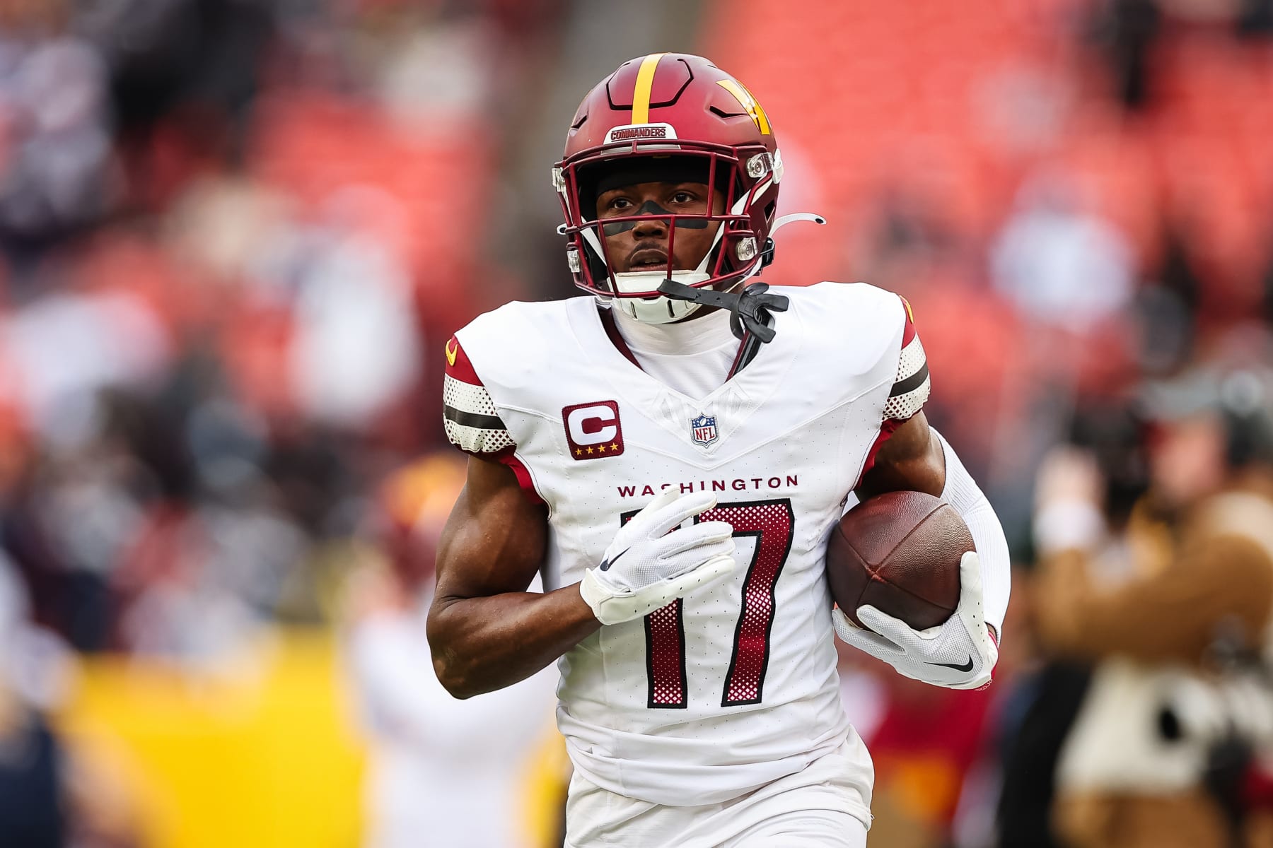 LANDOVER, MD - JANUARY 07: Terry McLaurin #17 of the Washington Commanders warms up before the game against the Dallas Cowboys at FedExField on January 7, 2024 in Landover, Maryland. (Photo by Scott Taetsch/Getty Images)