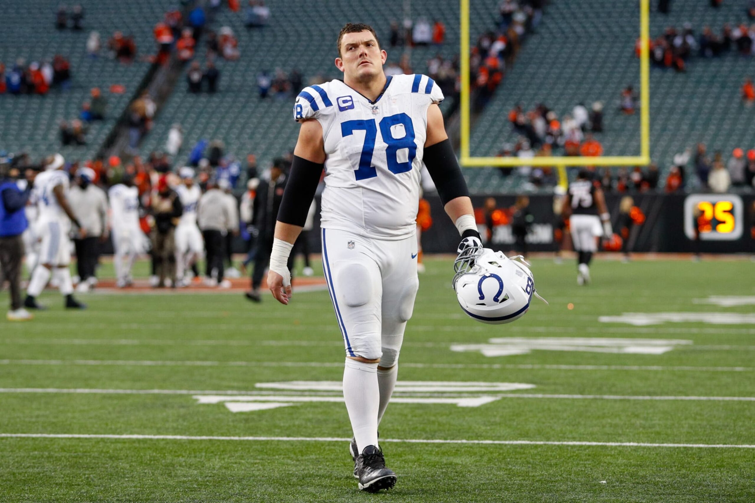 CINCINNATI, OH - DECEMBER 10: Indianapolis Colts center Ryan Kelly (78) walks off the field after the game against the Indianapolis Colts and the Cincinnati Bengals on December 10, 2023, at Paycor Stadium in Cincinnati, OH. (Photo by Ian Johnson/Icon Sportswire via Getty Images)