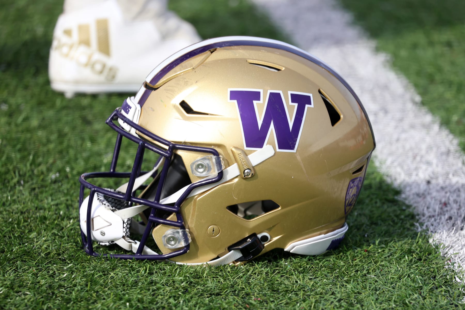 MOBILE, AL - FEBRUARY 01: A general view of a Washington Huskies helmet during the National team practice for the Reese's Senior Bowl on February 1, 2024 at Hancock Whitney Stadium in Mobile, Alabama.  (Photo by Michael Wade/Icon Sportswire via Getty Images)