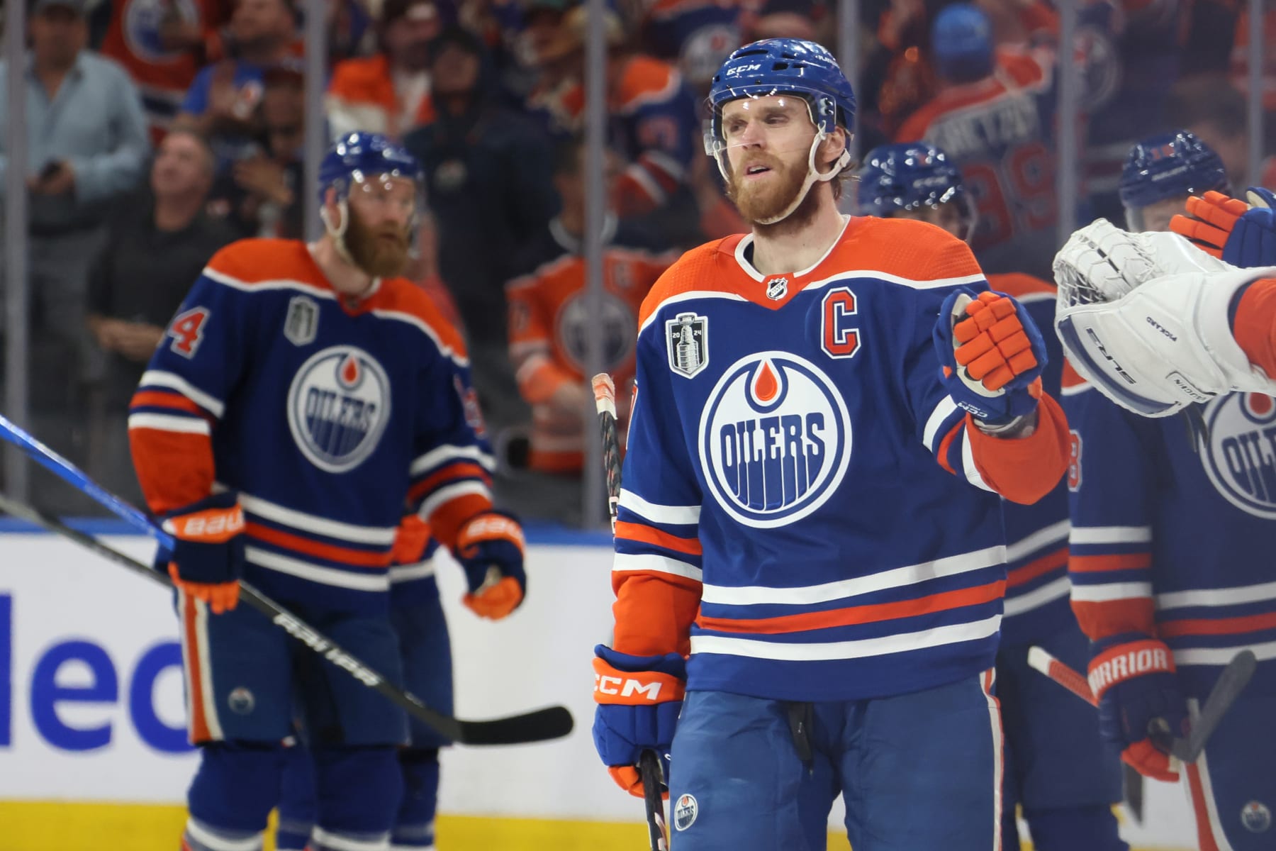 Connor McDavid Breaks Wayne Gretzky’s NHL Record for Assists in Single Playoff Run