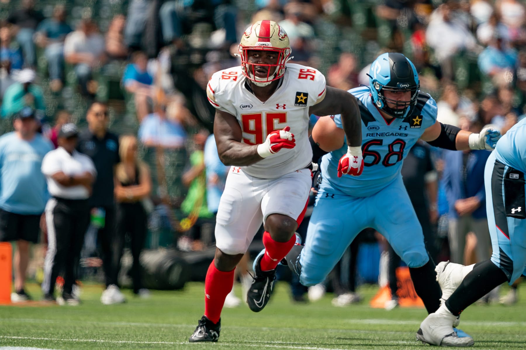 ARLINGTON, TX - MARCH 30: Birmingham Stallions nose tackle Carlos Davis (96) pursues the quarterback during a UFL game between the Birmingham Stallions and the Arlington Renegades on March 30, 2024 at Choctaw Stadium in Arlington, TX. (Photo by Chris Leduc/Icon Sportswire via Getty Images)