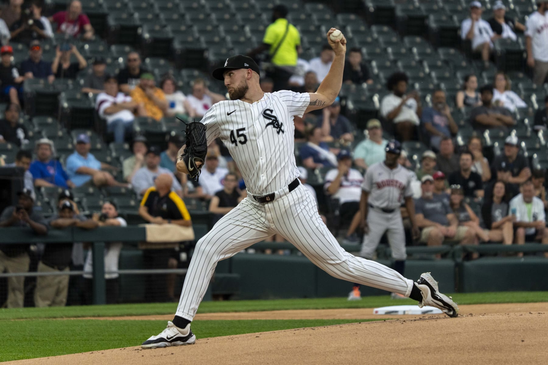 CHICAGO, IL - JUNE 19: Garrett Crochet #45 of the Chicago White Sox throws a pitch against the Houston Astros at Guaranteed Rate Field on June 18, 2024 in Chicago, Illinois. (Photo by Ben Hsu/Icon Sportswire via Getty Images)