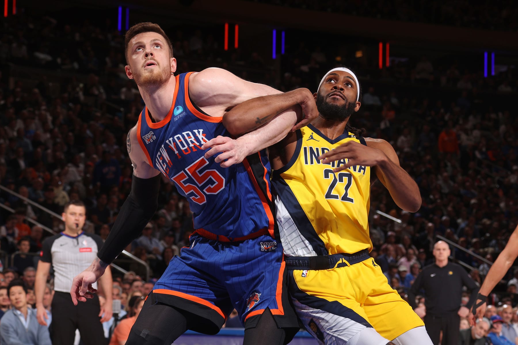 NEW YORK, NY - MAY 14: Isaiah Jackson #22 of the Indiana Pacers and Isaiah Hartenstein #55 of the New York Knicks wait for a rebound during the game during Round 2 Game 5 of the 2024 NBA Playoffs on May 14, 2024 at Madison Square Garden in New York City, New York.  NOTE TO USER: User expressly acknowledges and agrees that, by downloading and or using this photograph, User is consenting to the terms and conditions of the Getty Images License Agreement. Mandatory Copyright Notice: Copyright 2024 NBAE  (Photo by Nathaniel S. Butler/NBAE via Getty Images)
