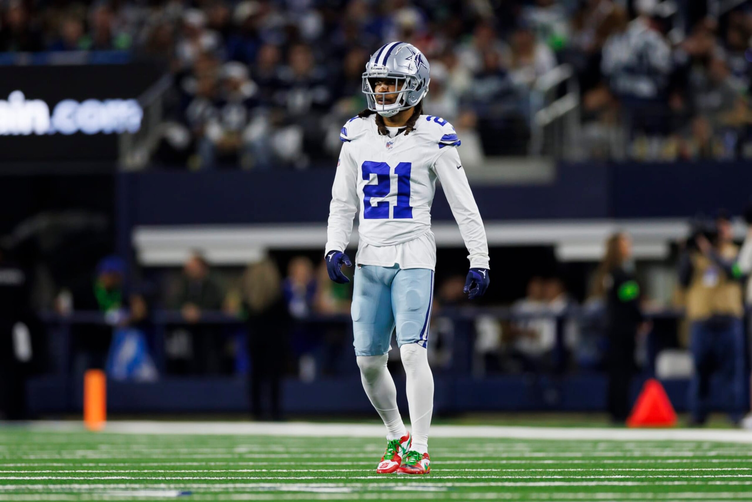 ARLINGTON, TEXAS - NOVEMBER 30: Stephon Gilmore #21 of the Dallas Cowboys defends in coverage during an NFL football game against the Seattle Seahawks at AT&T Stadium on November 30, 2023 in Arlington, Texas. (Photo by Ryan Kang/Getty Images) ARLINGTON, TEXAS - NOVEMBER 30: Stephon Gilmore #21 of the Dallas Cowboys defends in coverage during an NFL football game against the Seattle Seahawks at AT&T Stadium on November 30, 2023 in Arlington, Texas. (Photo by Ryan Kang/Getty Images)