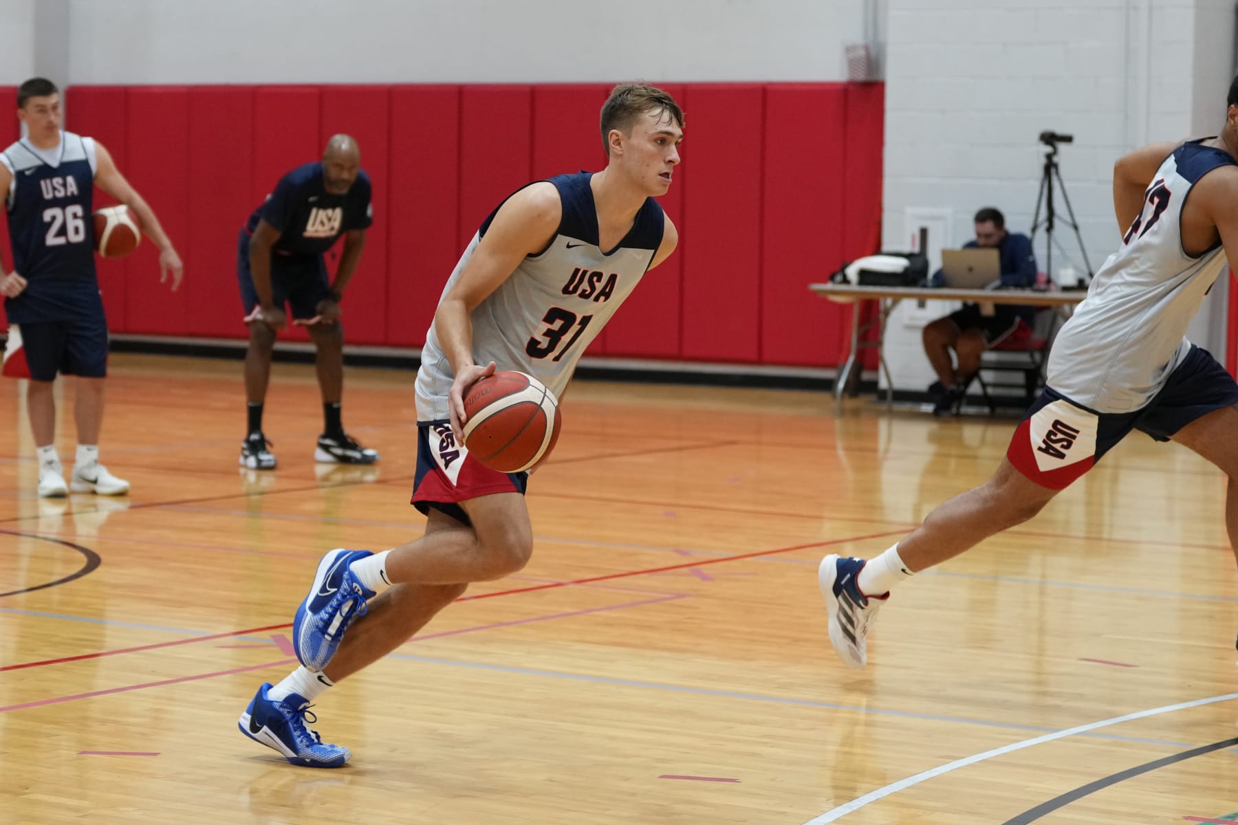 LAS VEGAS, NV - JULY 6: Cooper Flagg #31 of the USA Basketball Men's Select Team dribbles the ball during USAB Men's Training Camp in Las Vegas on July 06, 2024 in Las Vegas Nevada. NOTE TO USER: User expressly acknowledges and agrees that, by downloading and/or using this Photograph, user is consenting to the terms and conditions of the Getty Images License Agreement. Mandatory Copyright Notice: Copyright 2024 NBAE (Photo by Joe Amati/NBAE via Getty Images)