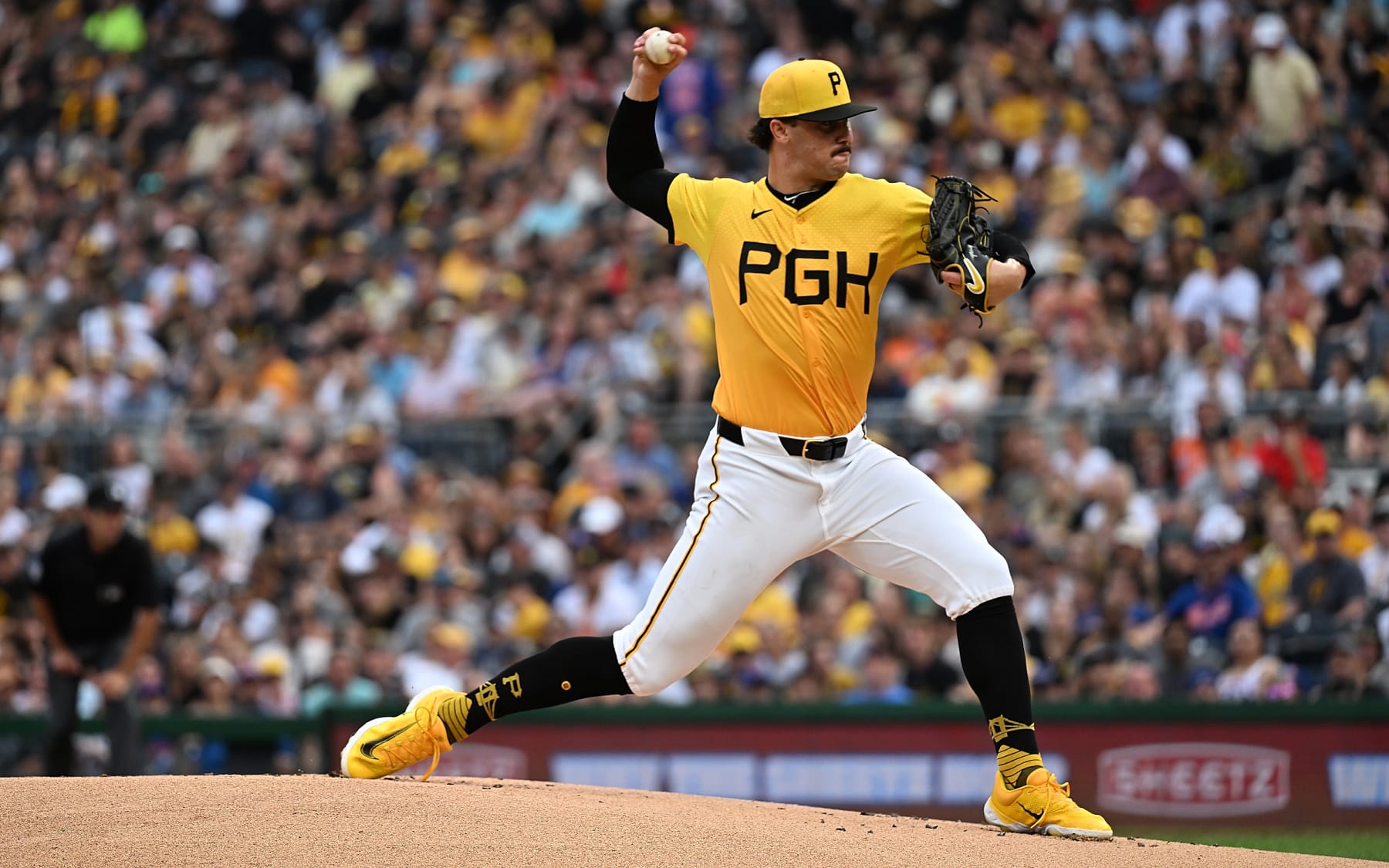 PITTSBURGH, PENNSYLVANIA - JULY 5: Paul Skenes #30 of the Pittsburgh Pirates delivers a pitch in the first inning during the game against the New York Mets at PNC Park on July 5, 2024 in Pittsburgh, Pennsylvania. (Photo by Justin Berl/Getty Images)