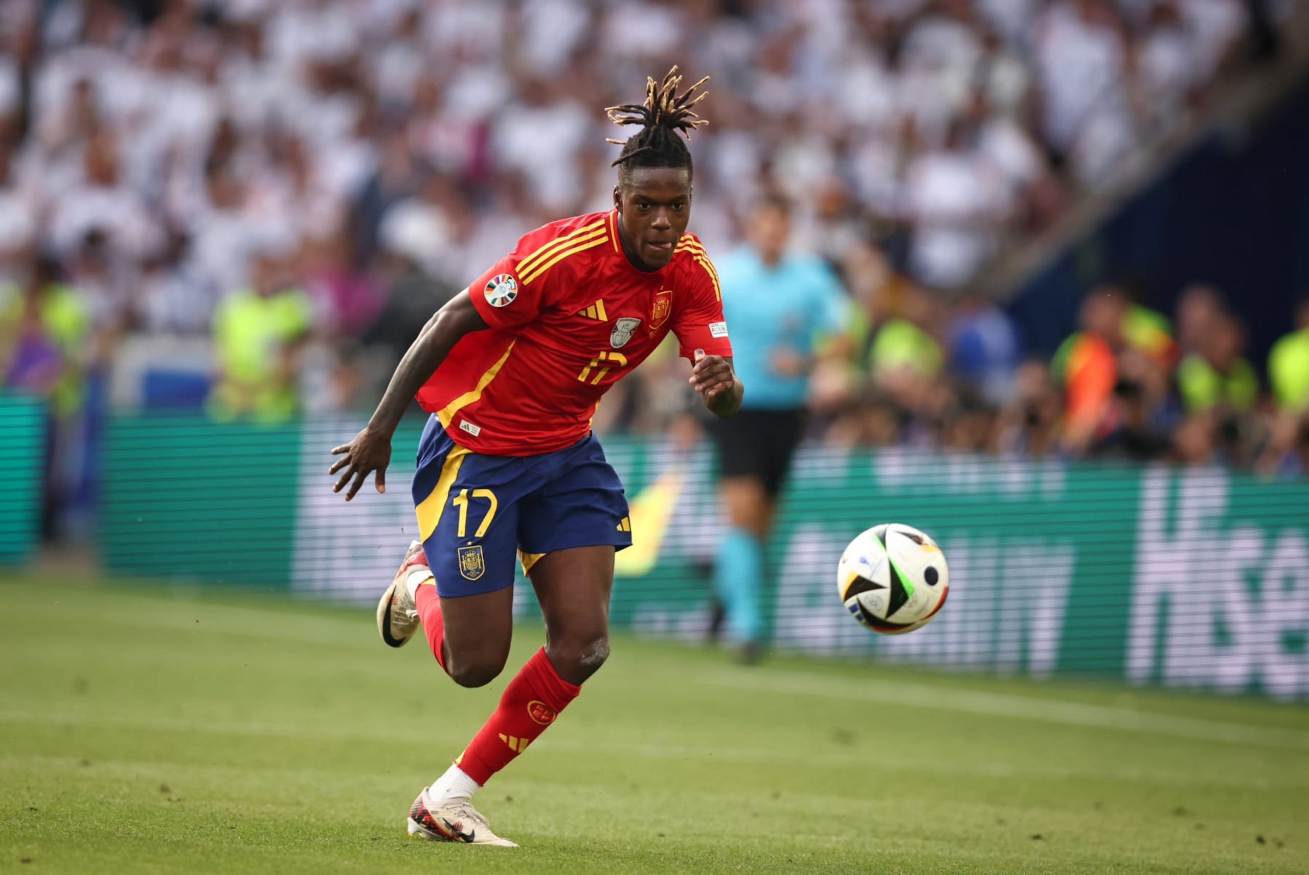 STUTTGART, GERMANY - JULY 05: Nico Williams of Spain runs with a ballduring the UEFA EURO 2024 quarter-final match between Spain and Germany at Stuttgart Arena on July 05, 2024 in Stuttgart, Germany. (Photo by Stefan Matzke - sampics/Getty Images) STUTTGART, GERMANY - JULY 05: Nico Williams of Spain runs with a ballduring the UEFA EURO 2024 quarter-final match between Spain and Germany at Stuttgart Arena on July 05, 2024 in Stuttgart, Germany. (Photo by Stefan Matzke - sampics/Getty Images)