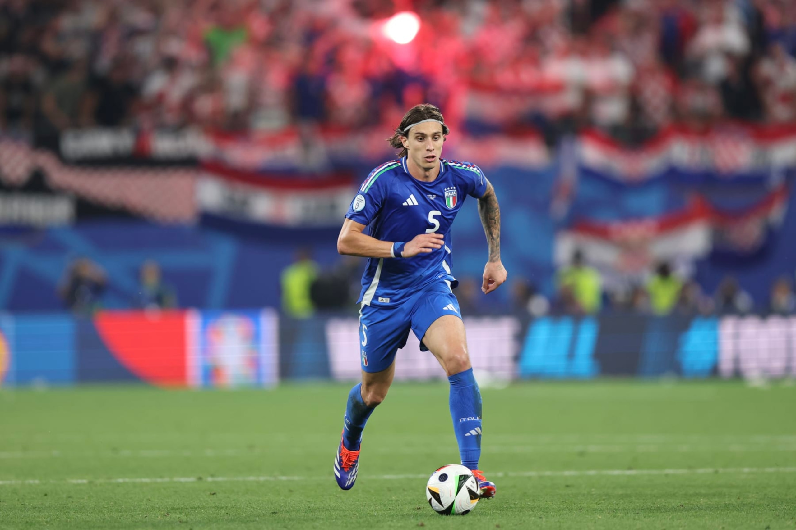 LEIPZIG, GERMANY - JUNE 24: Riccardo Calafiori of Italy during the UEFA EURO 2024 group stage match between Croatia and Italy at Football Stadium Leipzig on June 24, 2024 in Leipzig, Germany.(Photo by James Baylis - AMA/Getty Images) LEIPZIG, GERMANY - JUNE 24: Riccardo Calafiori of Italy during the UEFA EURO 2024 group stage match between Croatia and Italy at Football Stadium Leipzig on June 24, 2024 in Leipzig, Germany.(Photo by James Baylis - AMA/Getty Images)