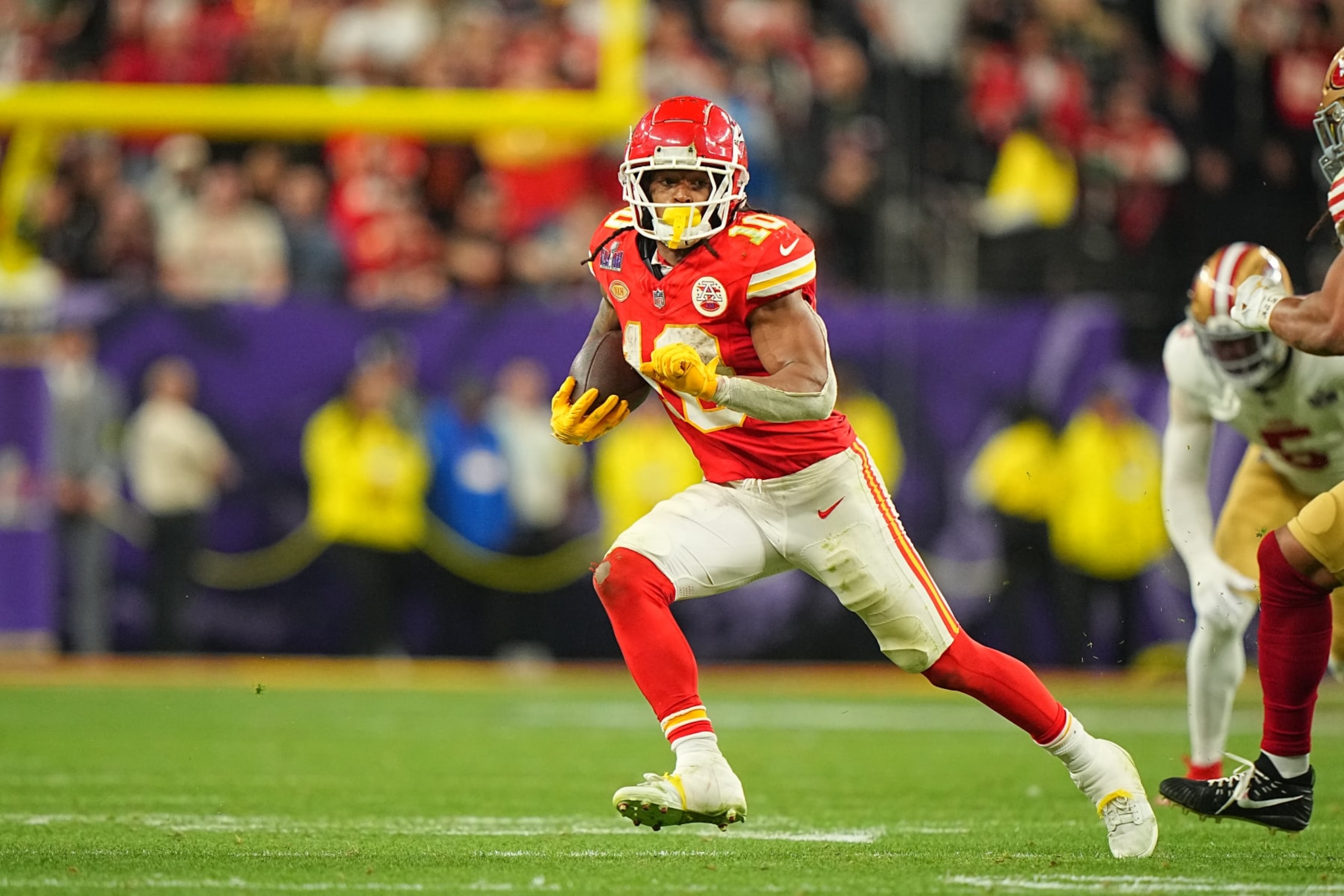 Football: Super Bowl LVIII: Kansas City Chiefs Isiah Pacheco (10) in action, runs with the football vs San Francisco 49ers at Allegiant Stadium. 
Las Vegas, NV 2/11/2024 
CREDIT: Erick W. Rasco (Photo by Erick W. Rasco/Sports Illustrated via Getty Images) 
(Set Number: X164496 TK1)