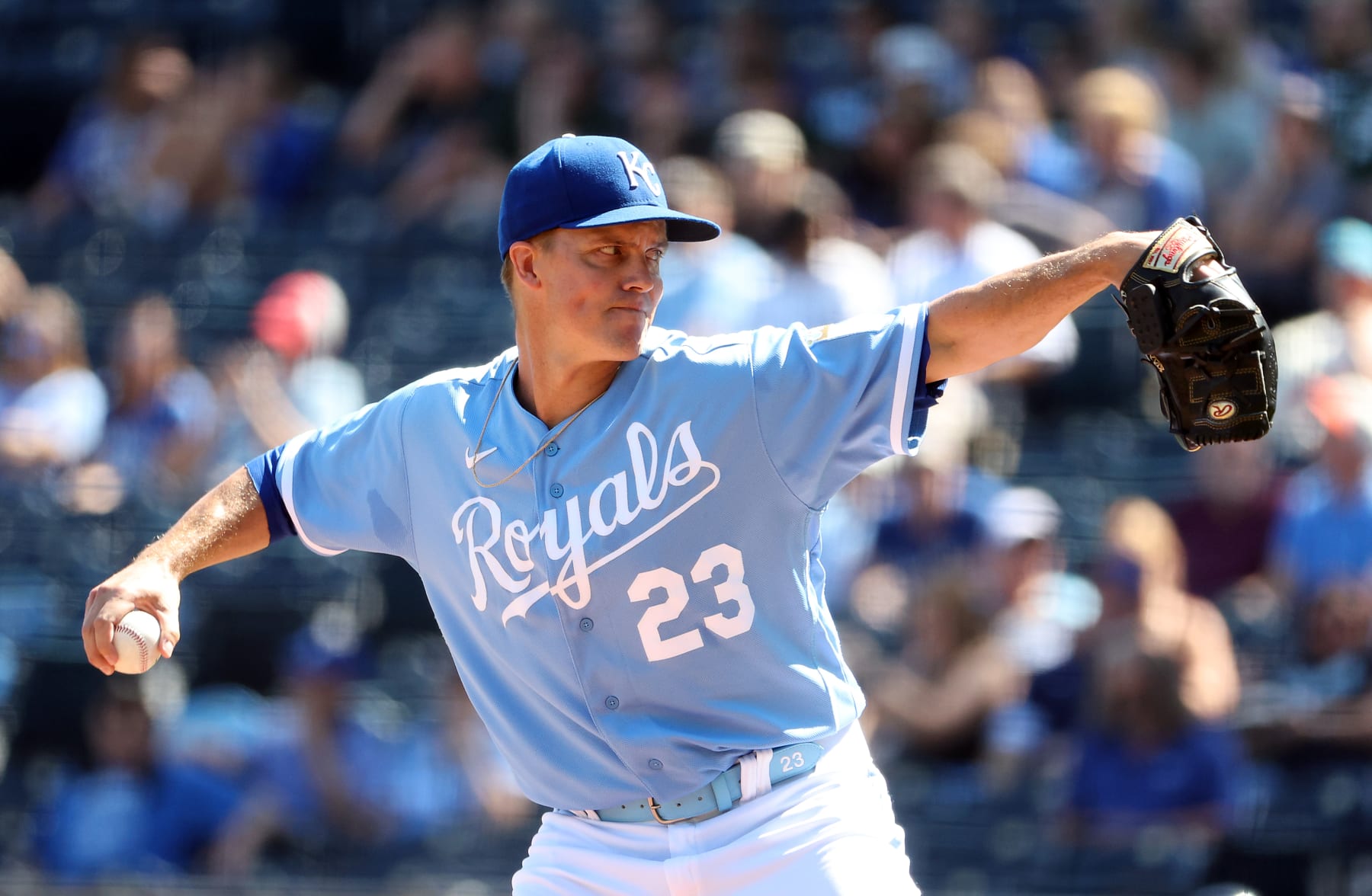 KANSAS CITY, MISSOURI - SEPTEMBER 20:  Starting pitcher Zack Greinke #23 of the Kansas City Royals pitches during the 1st inning of the game against the Cleveland Guardians at Kauffman Stadium on September 20, 2023 in Kansas City, Missouri. (Photo by Jamie Squire/Getty Images)