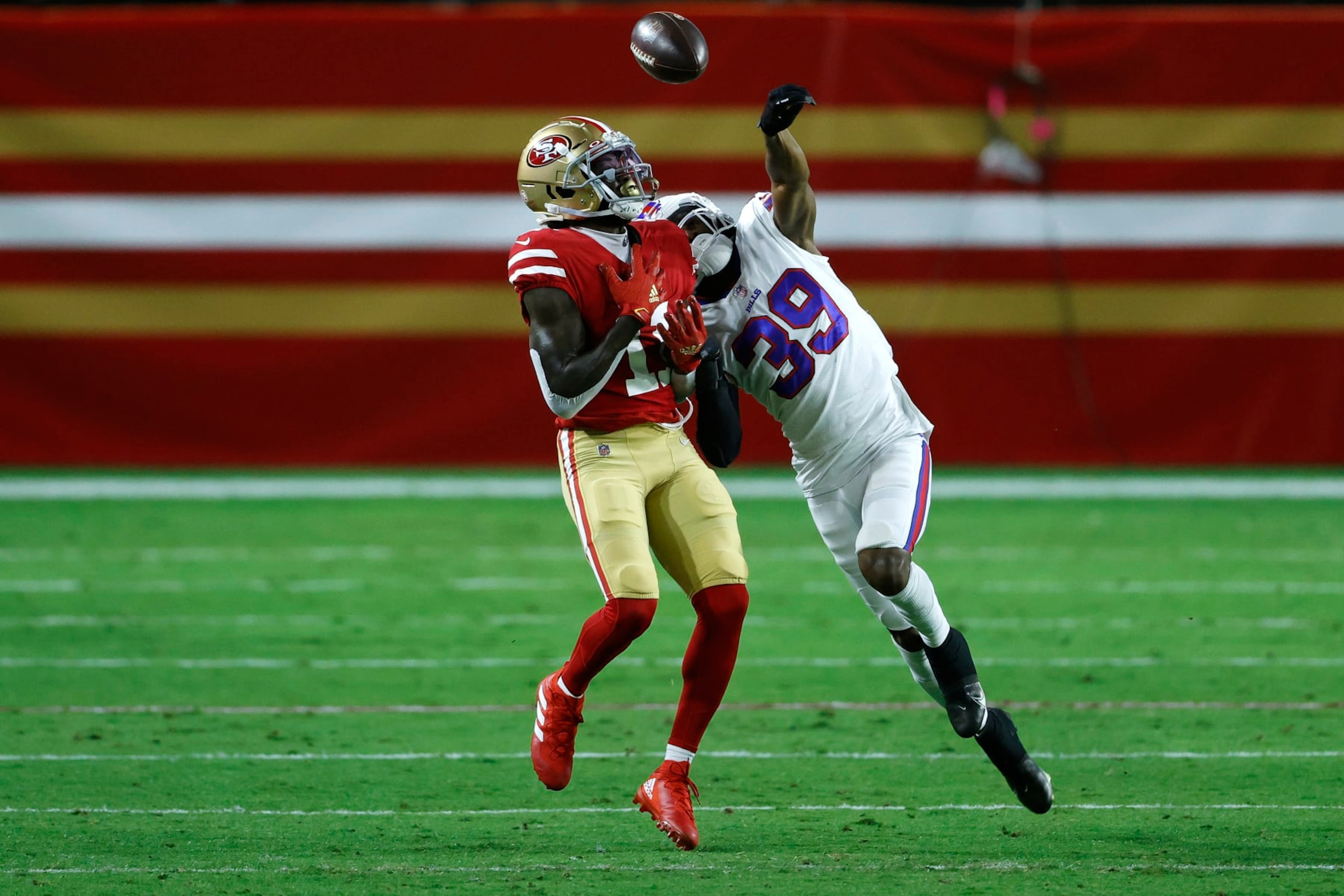 GLENDALE, ARIZONA - DECEMBER 07: Cornerback Levi Wallace #39 of the Buffalo Bills breaks up a pass intended for wide receiver Brandon Aiyuk #11 of the San Francisco 49ers during the first quarter of a game at State Farm Stadium on December 07, 2020 in Glendale, Arizona. (Photo by Christian Petersen/Getty Images)