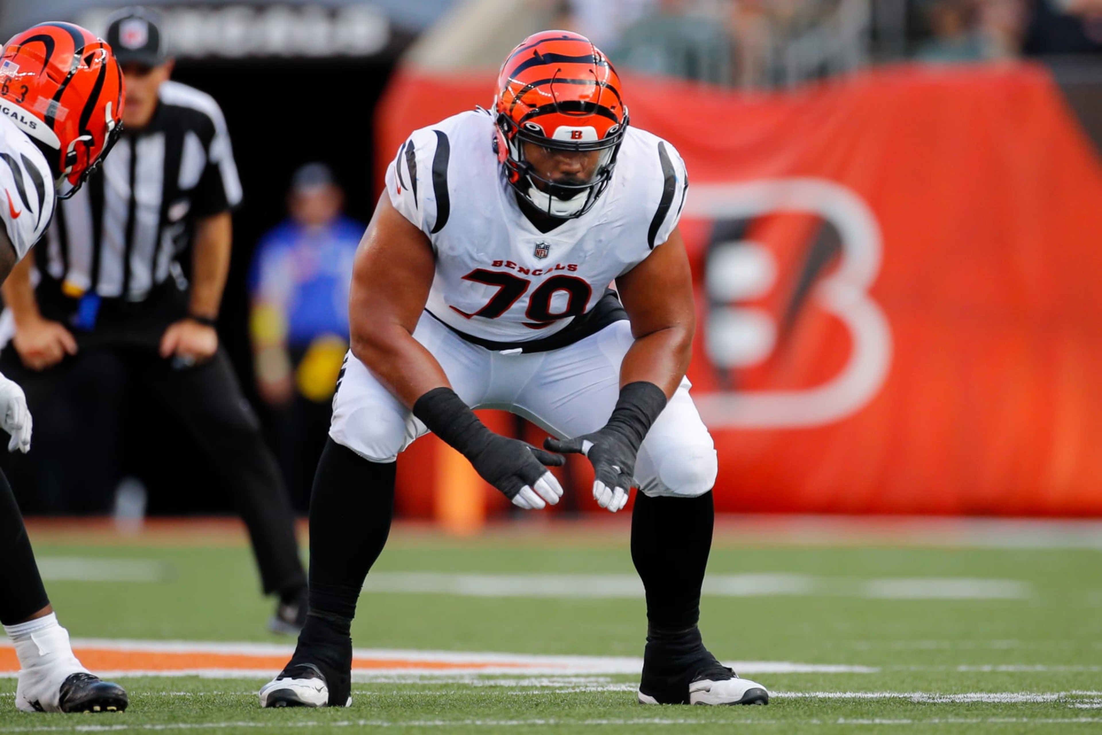 CINCINNATI, OH - AUGUST 27: Cincinnati Bengals guard Jackson Carman (79) in action during the game against the Los Angeles Rams and the Cincinnati Bengals on August 27, 2022, at Paycor Stadium in Cincinnati, OH. (Photo by Ian Johnson/Icon Sportswire via Getty Images) CINCINNATI, OH - AUGUST 27: Cincinnati Bengals guard Jackson Carman (79) in action during the game against the Los Angeles Rams and the Cincinnati Bengals on August 27, 2022, at Paycor Stadium in Cincinnati, OH. (Photo by Ian Johnson/Icon Sportswire via Getty Images)
