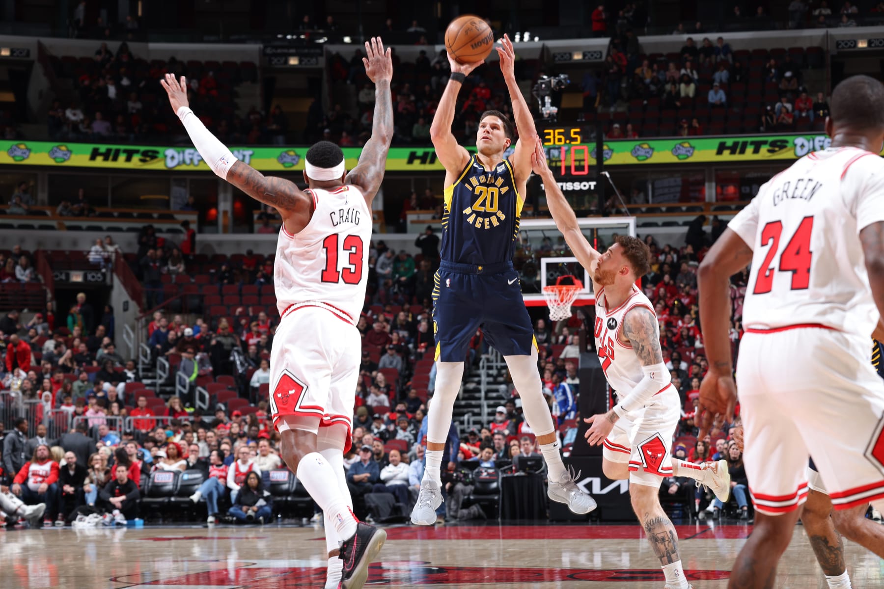 CHICAGO, IL - MARCH 27: Doug McDermott #20 of the Indiana Pacers shoots the ball during the game against the Chicago Bulls on March 27, 2024 at United Center in Chicago, Illinois. NOTE TO USER: User expressly acknowledges and agrees that, by downloading and or using this photograph, User is consenting to the terms and conditions of the Getty Images License Agreement. Mandatory Copyright Notice: Copyright 2024 NBAE (Photo by Jeff Haynes/NBAE via Getty Images)