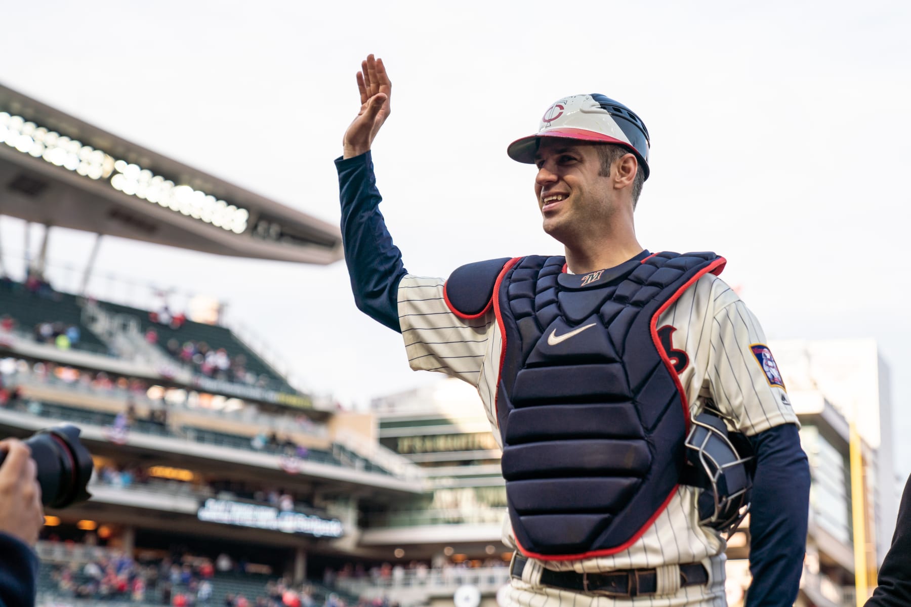 MINNEAPOLIS, MN- SEPTEMBER 30: Joe Mauer #7 of the Minnesota Twins looks on and acknowledges the fans after catching against the Chicago White Sox on September 30, 2018 at Target Field in Minneapolis, Minnesota. The Twins defeated the White Sox 5-4. (Photo by Brace Hemmelgarn/Minnesota Twins/Getty Images)