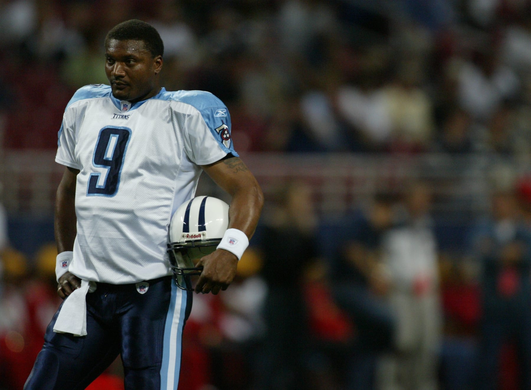 STEVE MCNAIR (Feb 14, 1973 - Jul 4, 2009), American National Football League (NFL) quarterback from 1995-2008 when he retired. McNair plaed for the Houston Oilers, Tennessee Titans and the Baltimore Ravens and was the second black quarterback to start in a superbowl game. In college McNair plaed for Alcorn State Universit and won the Walter Paton Award in 1994 and finished third in the Heisman Troph voting. McNair suffered a fatal gunshot wound to the head in downtown Nashville in an apparent double homicide. A female victim was also found dead. PICTURED: Sep 25, 2005 - St. Louis, Missouri, USA - Tennessee Titans Steve McNair against St. Louis Rams. The Rams won 31-27.  (Photo by Michael Mcnamara/Sporting News via Getty Images via Getty Images)