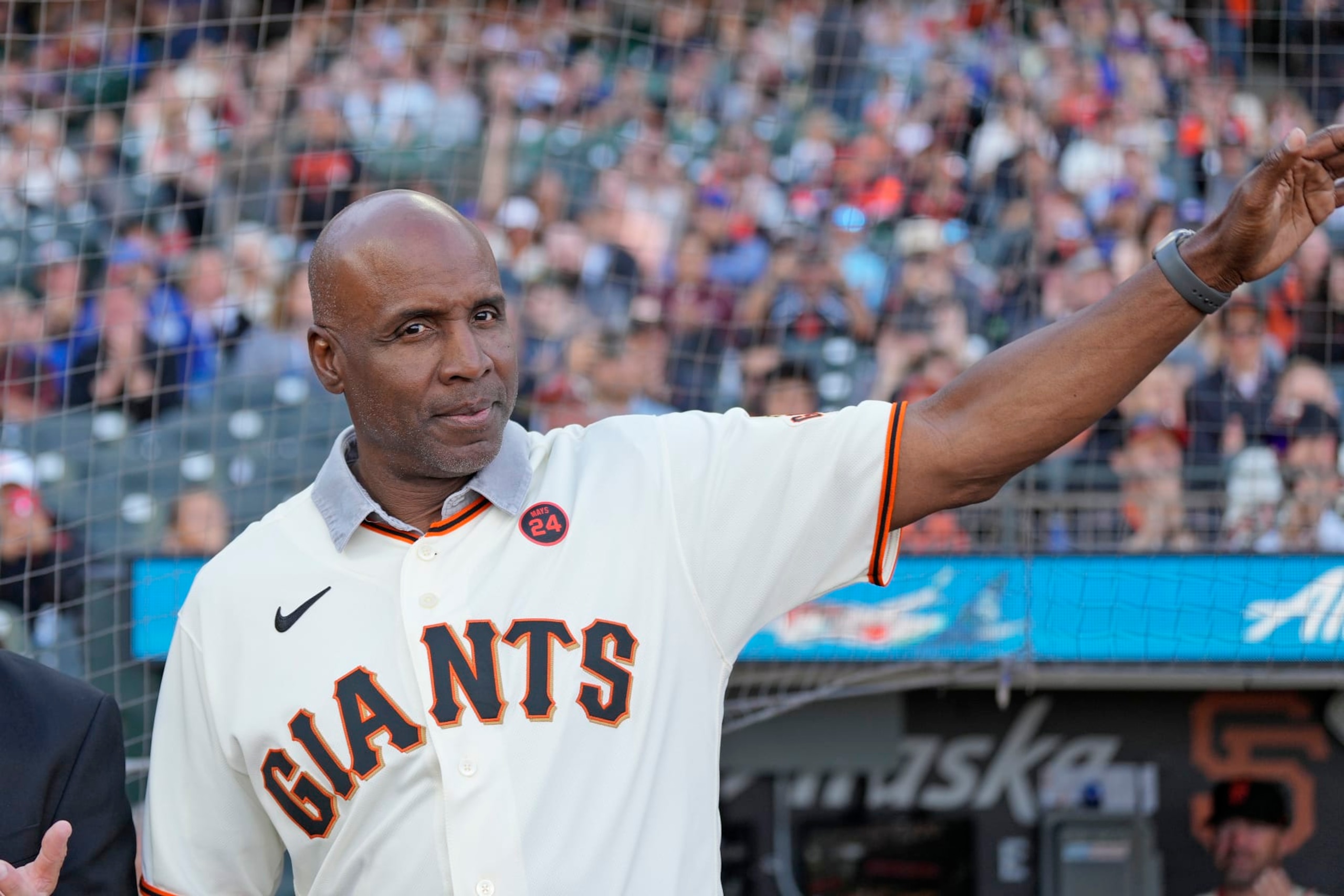 SAN FRANCISCO, CALIFORNIA - JUNE 24: Barry Bonds of the San Francisco Giants prepares for the Willie Mays Tribute Ceremony at Oracle Park on June 24, 2024 in San Francisco, California. (Photo by Tony Avelar/San Francisco Giants/Getty Images)