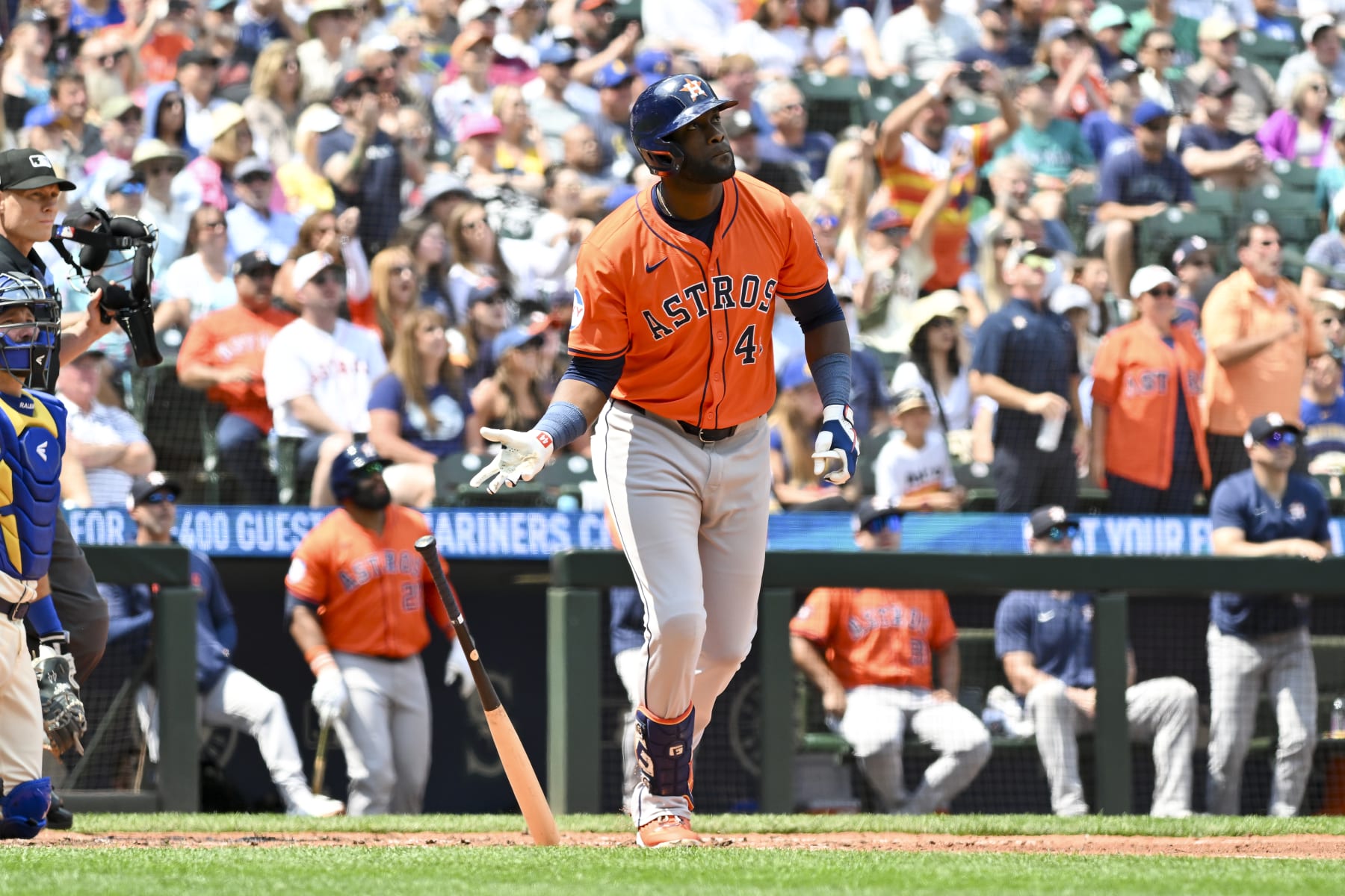 SEATTLE, WASHINGTON - JULY 21: Yordan Alvarez #44 of the Houston Astros hits a solo home run during the fourth inning against the Seattle Mariners at T-Mobile Park on July 21, 2024 in Seattle, Washington. (Photo by Alika Jenner/Getty Images)